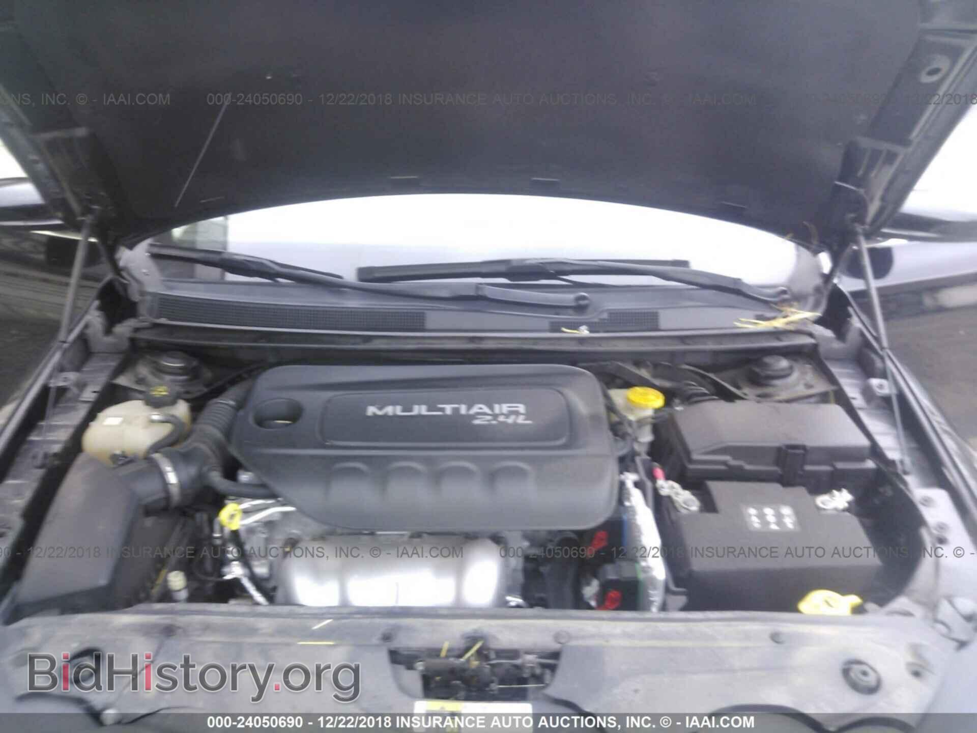 2015 CHRYSLER 200 - VIN: 1C3CCCABXFN586809 - Photo 10