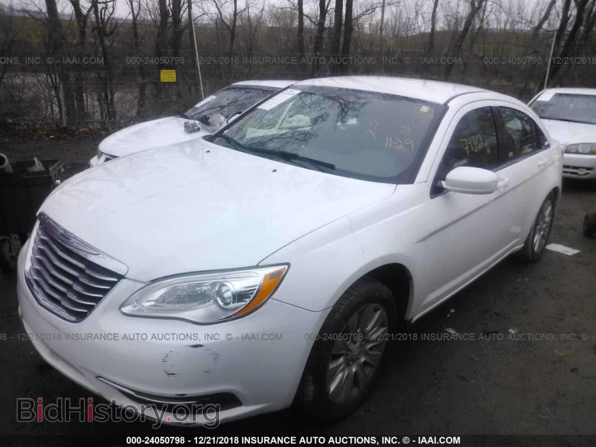 2012 CHRYSLER 200 - VIN: 1C3CCBAB1CN282516 - Фото 2