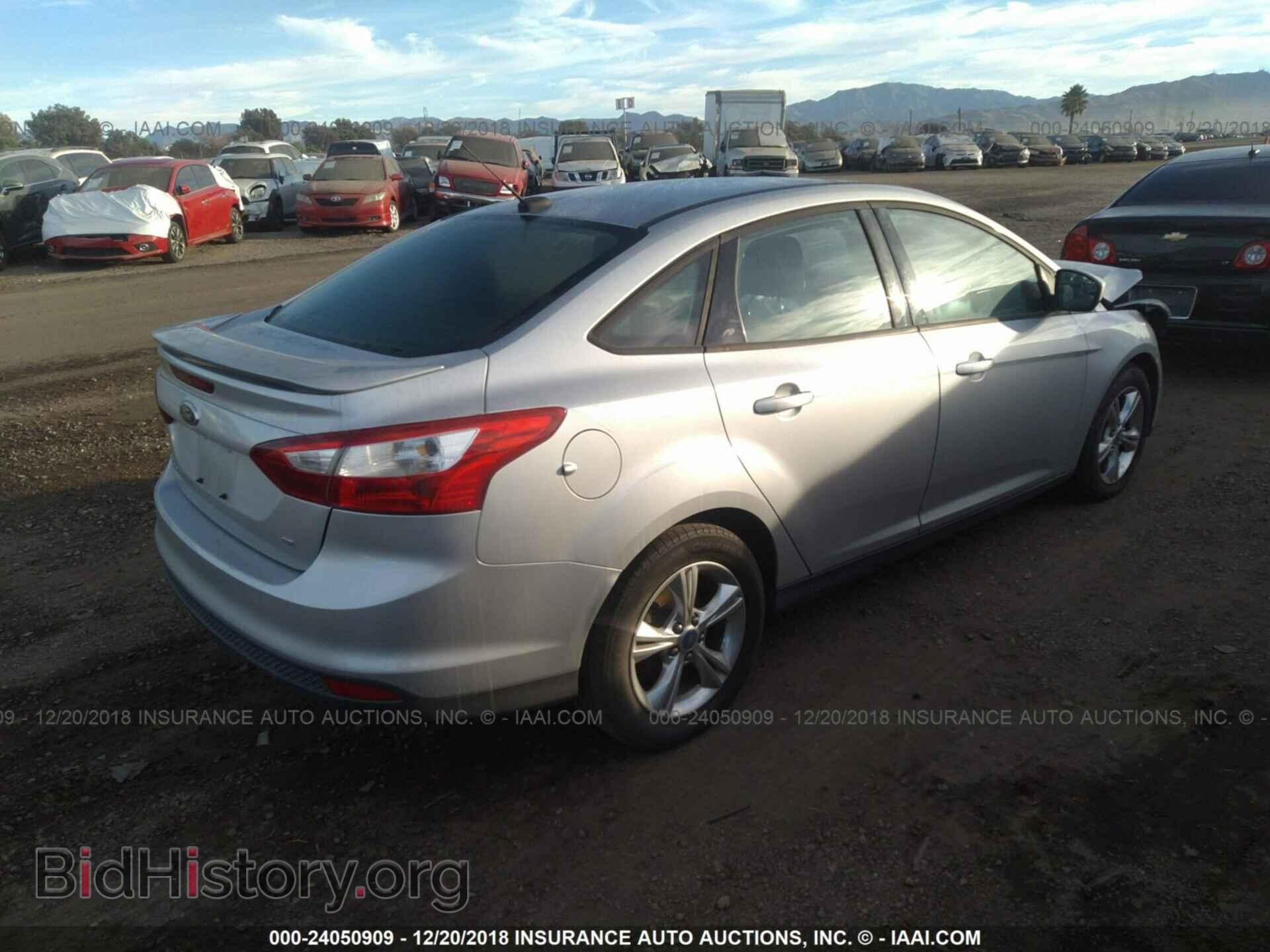 2012 Ford Focus - VIN: 1FAHP3F2XCL227908 - Photo 4