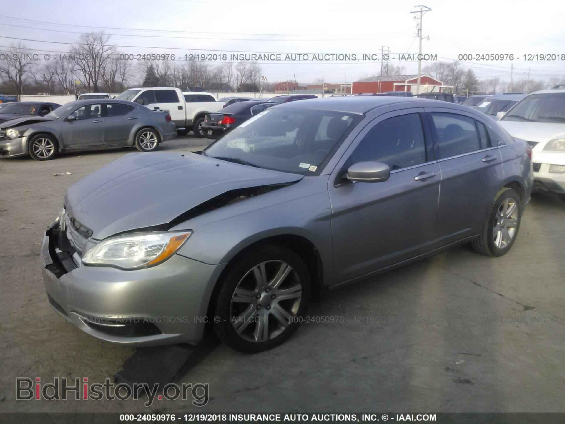 2013 CHRYSLER 200 - VIN: 1C3CCBBB3DN705595 - Photo 2