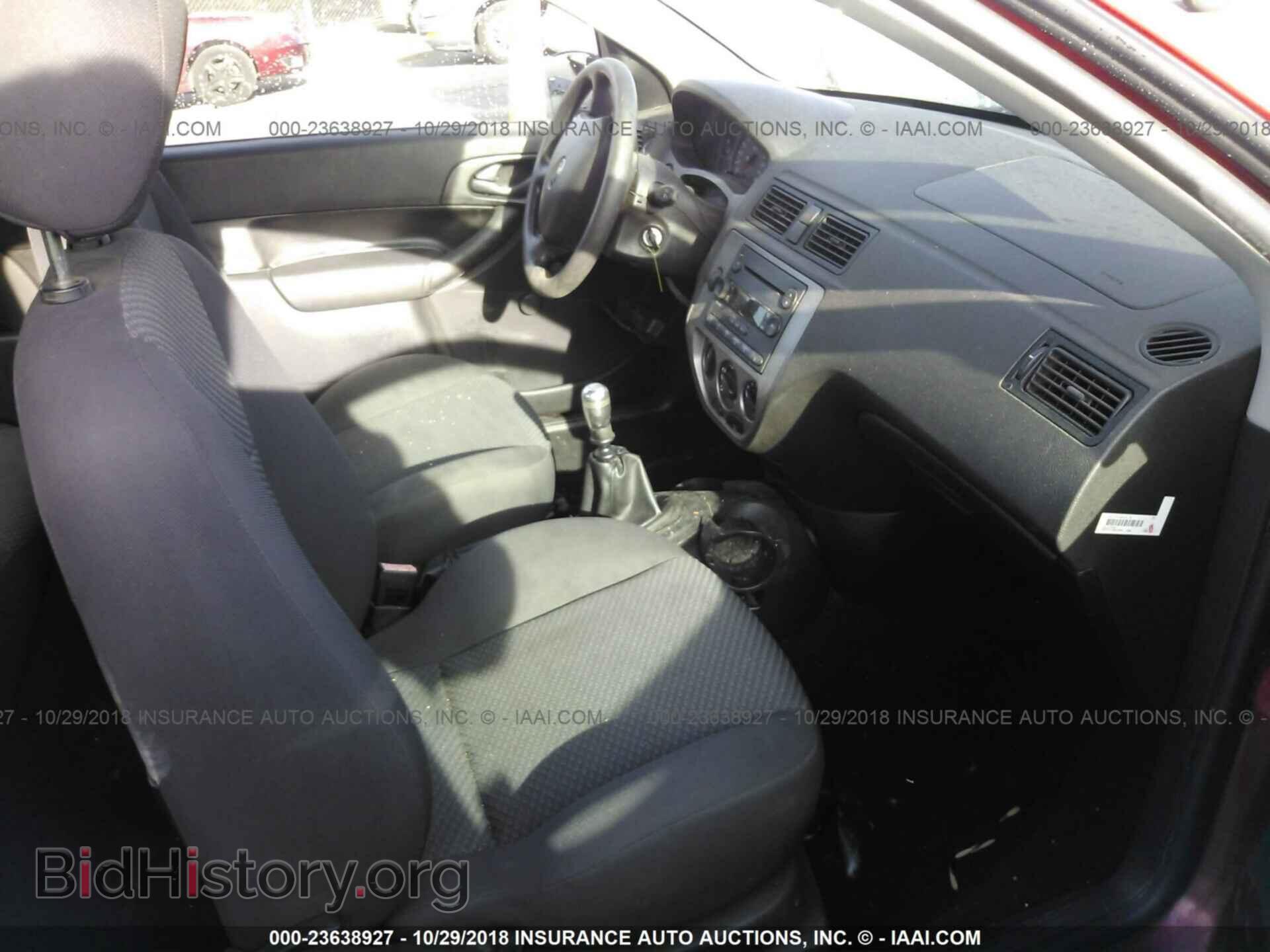 2005 FORD FOCUS - VIN: 3FAFP31N65R104250 - Фото 5