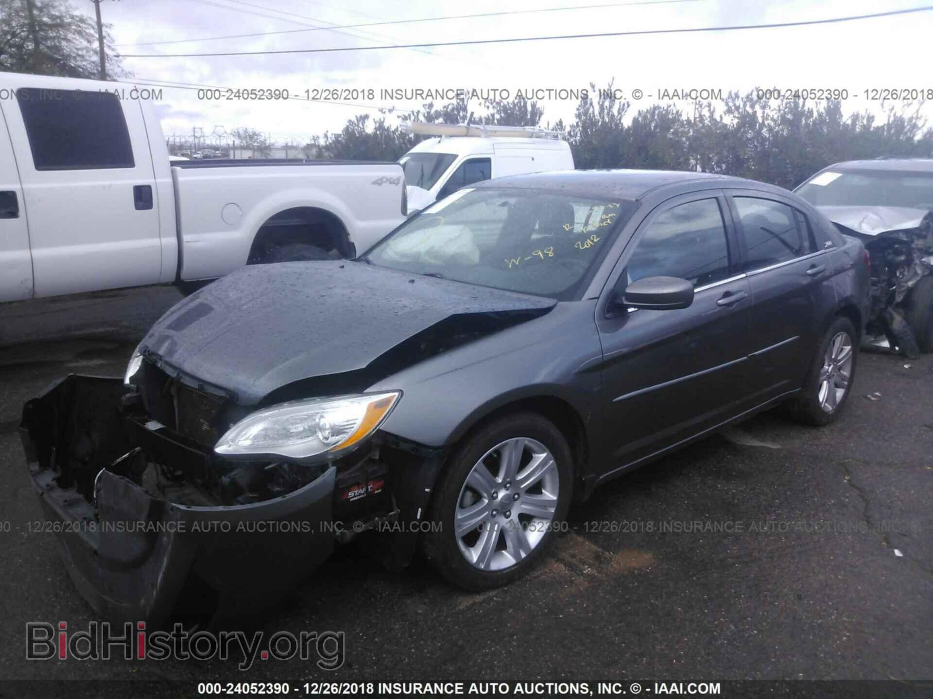 2012 CHRYSLER 200 - VIN: 1C3CCBAB7CN317396 - Photo 2