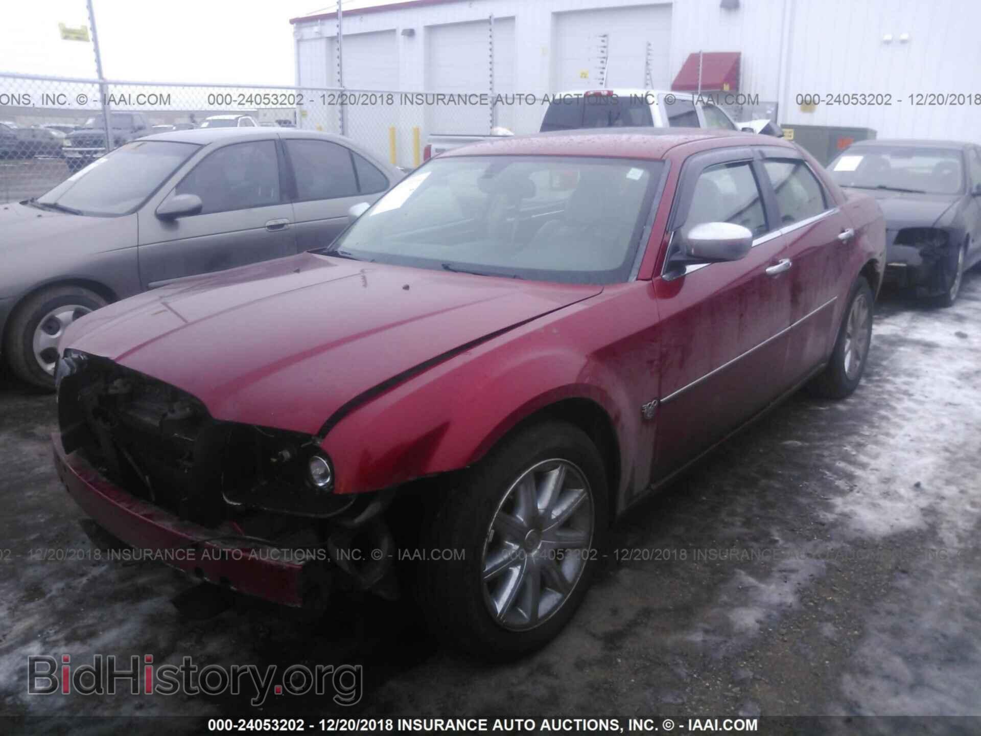 2007 CHRYSLER 300C - VIN: 2C3KA63H07H897695 - Фото 2