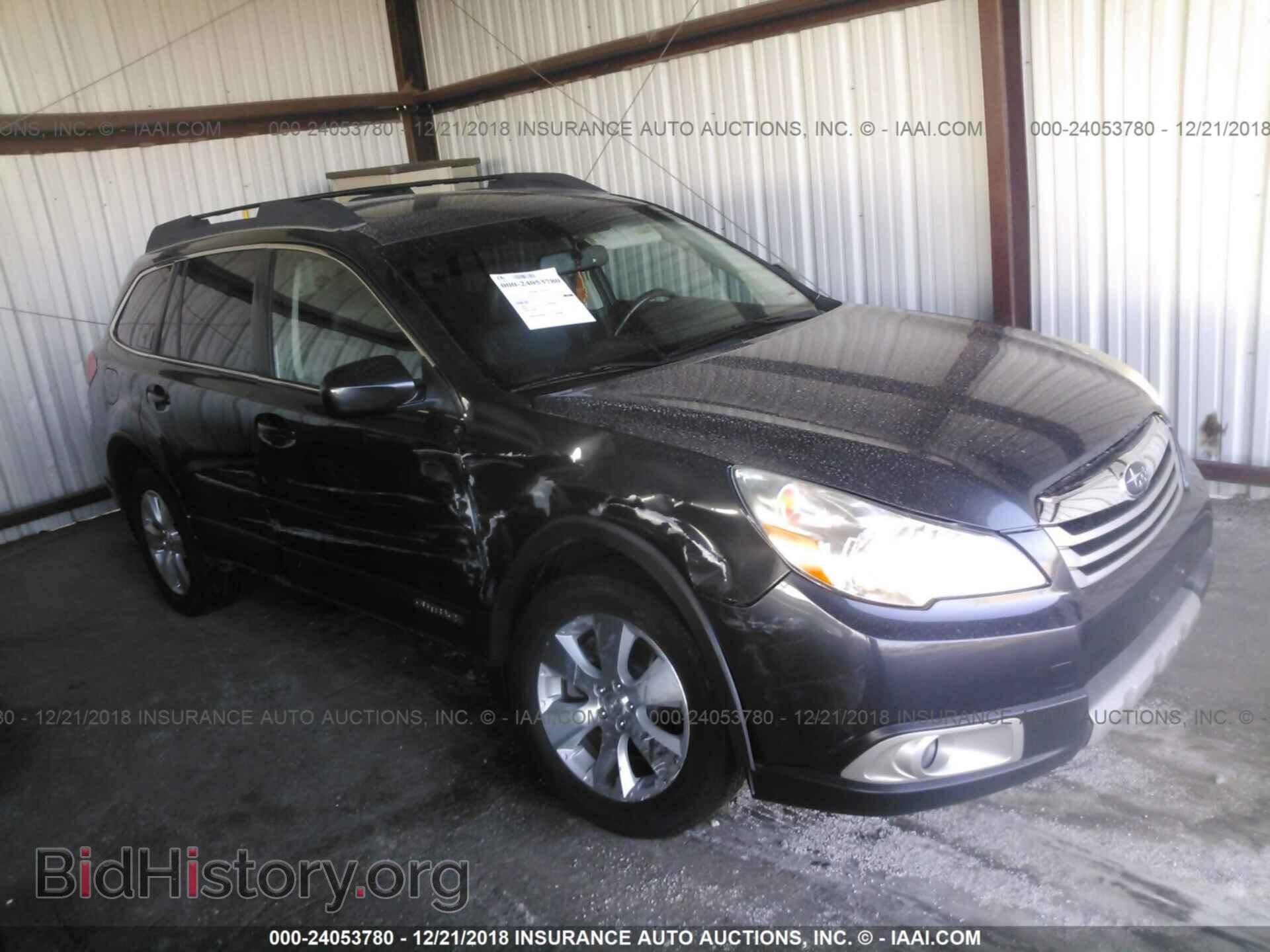 Photo 4S4BRELC6B2400438 - SUBARU OUTBACK 2011