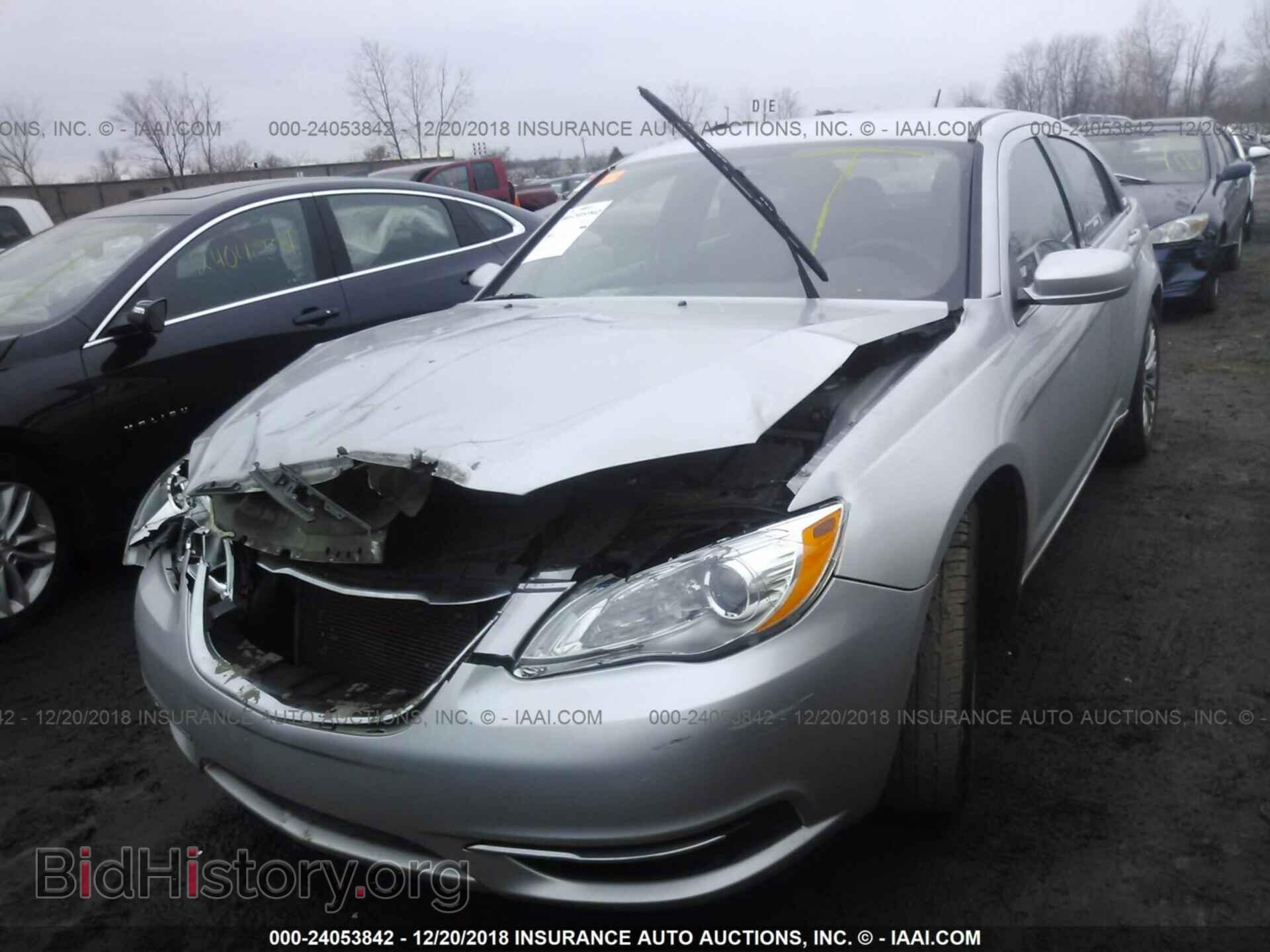 2012 CHRYSLER 200 - VIN: 1C3CCBAB8CN152362 - Фото 2