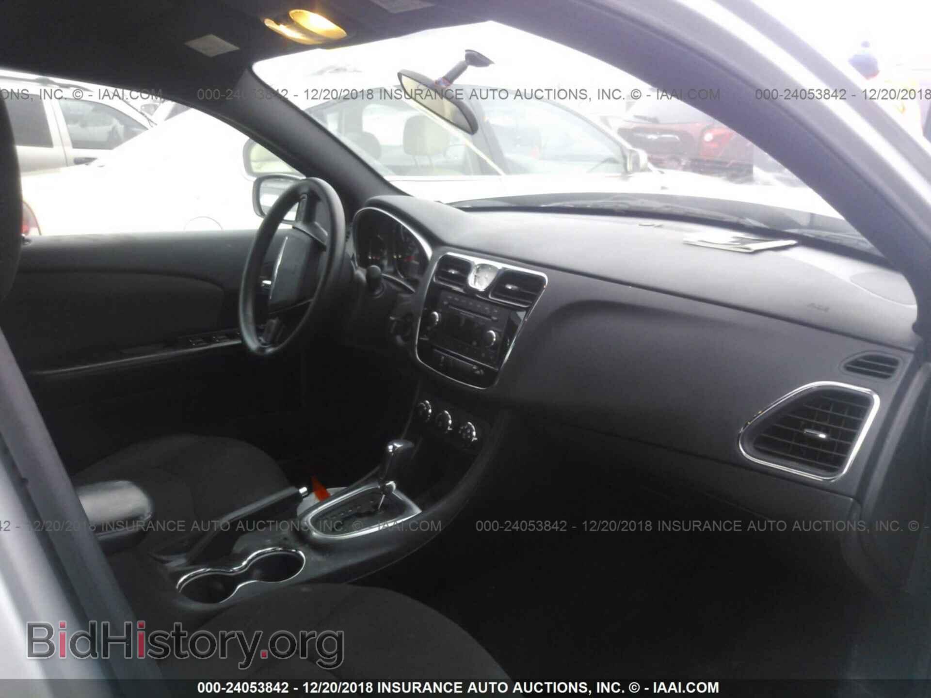 2012 CHRYSLER 200 - VIN: 1C3CCBAB8CN152362 - Фото 5