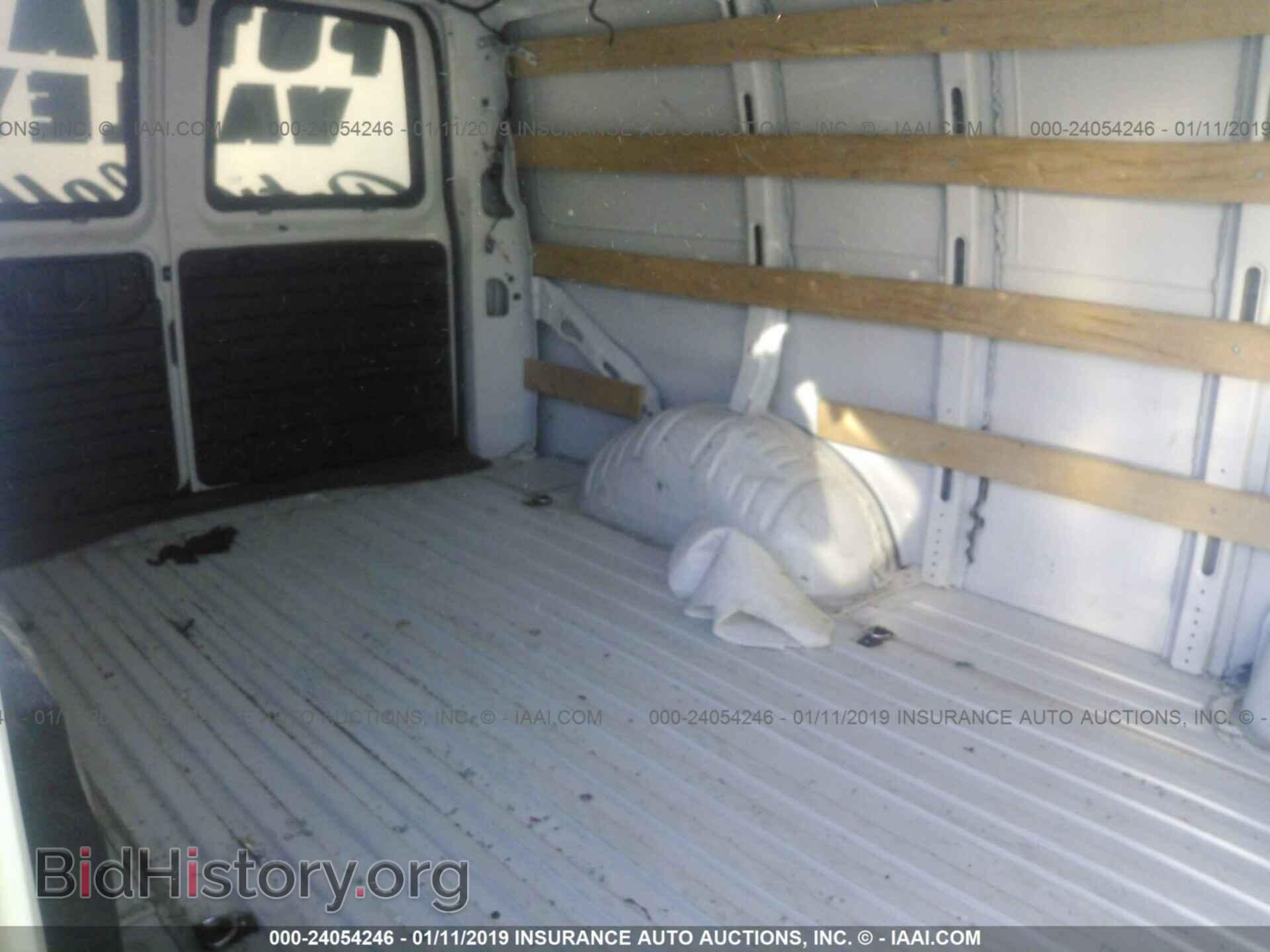 2017 GMC SAVANA - VIN: 1GTW7AFF8H1908709 - Photo 8