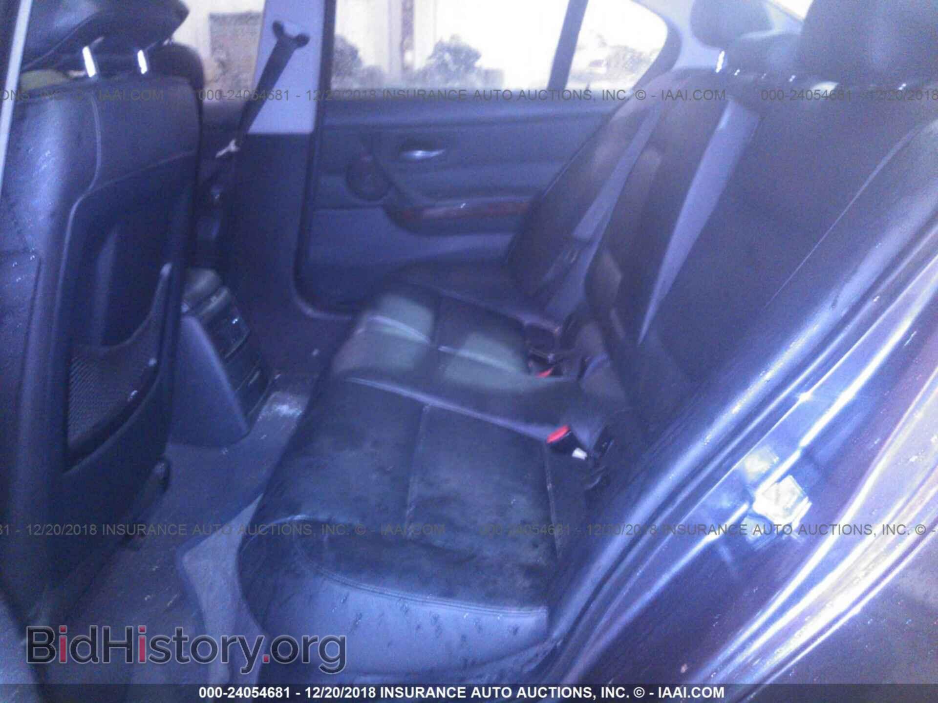 2006 BMW 330 - VIN: WBAVB33526PS15529 - Фото 8
