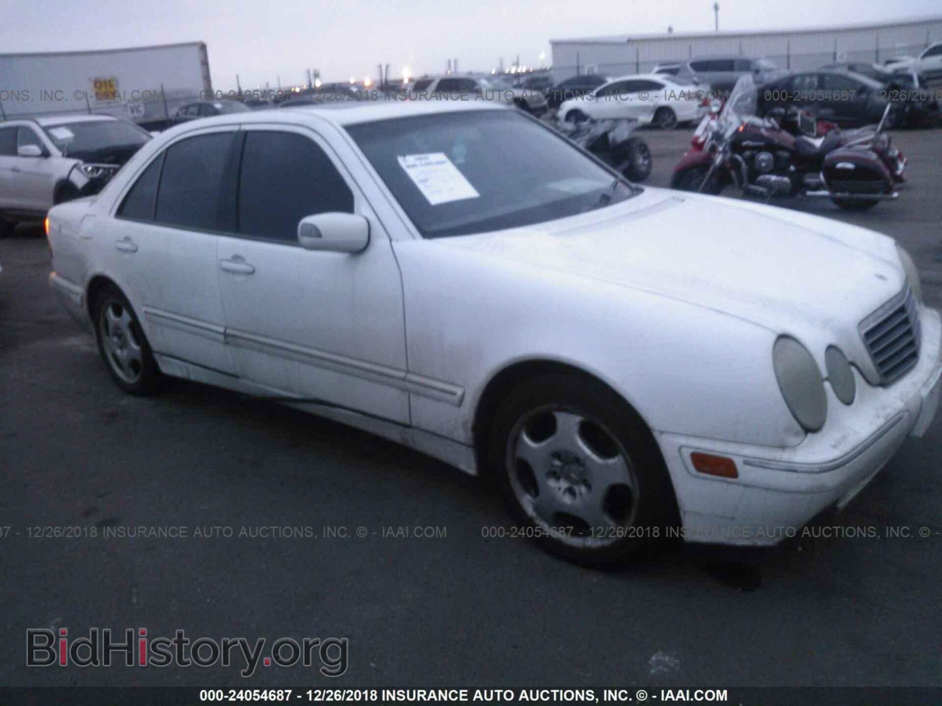 Photo WDBJF70G0YA966104 - MERCEDES-BENZ E 2000