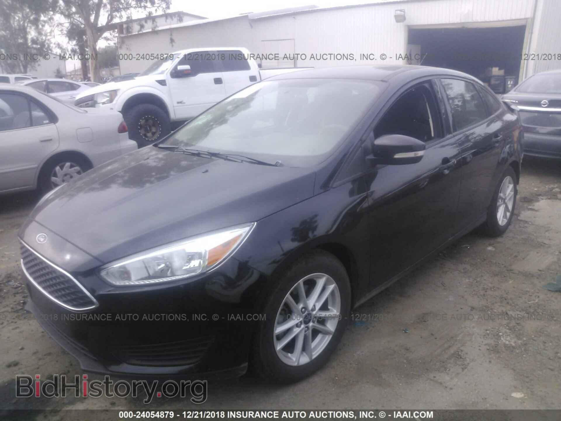 2017 Ford Focus - VIN: 1FADP3F25HL219219 - Photo 2