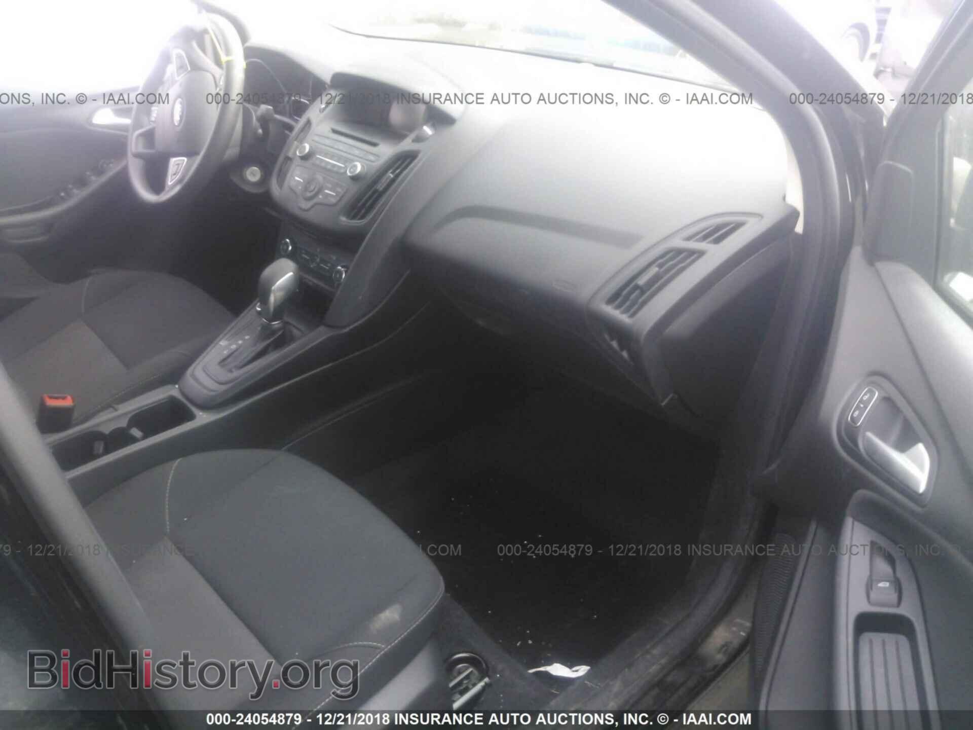 2017 Ford Focus - VIN: 1FADP3F25HL219219 - Photo 5