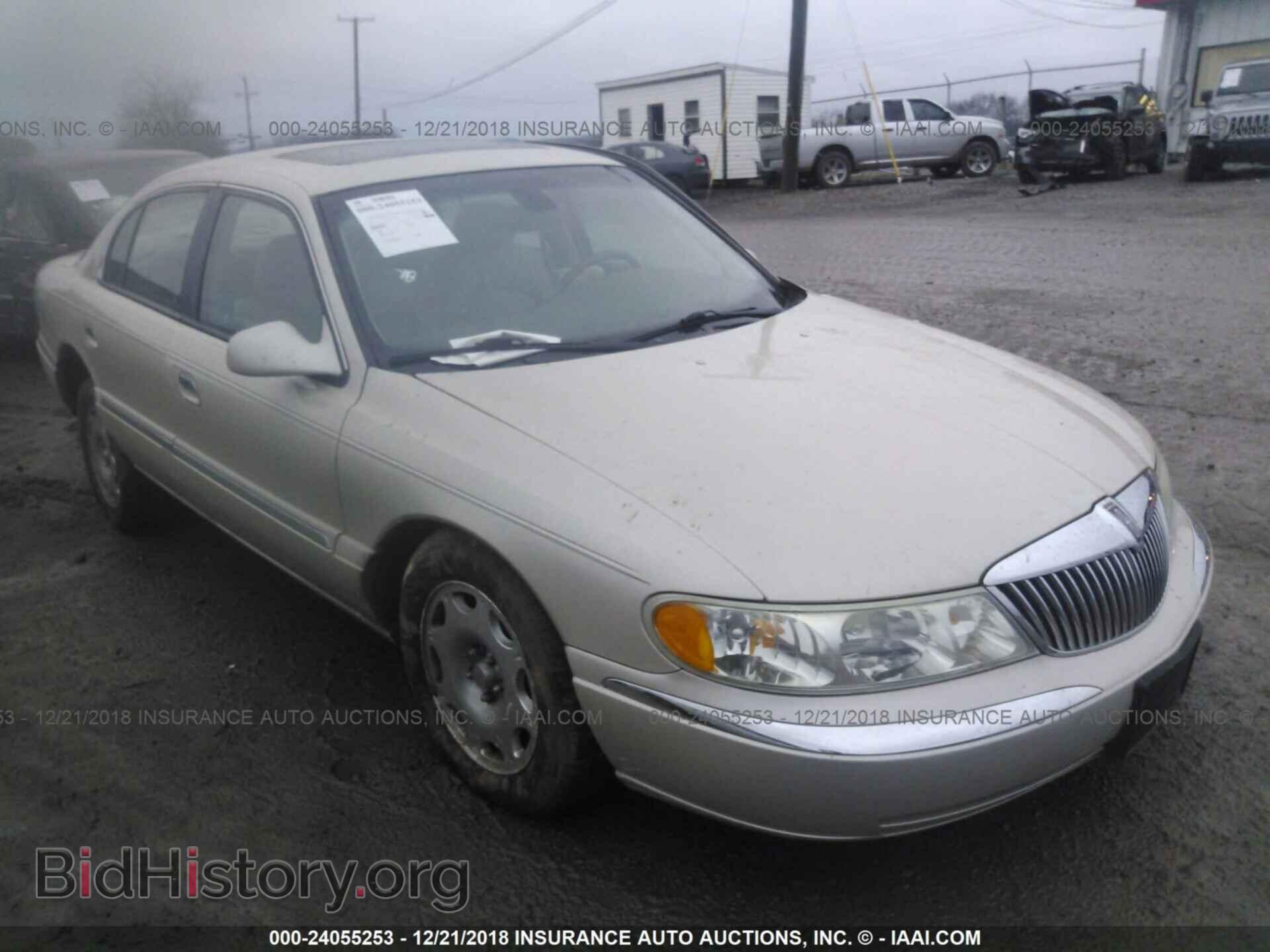 Photo 1LNHM97V92Y697911 - LINCOLN CONTINENTAL 2002
