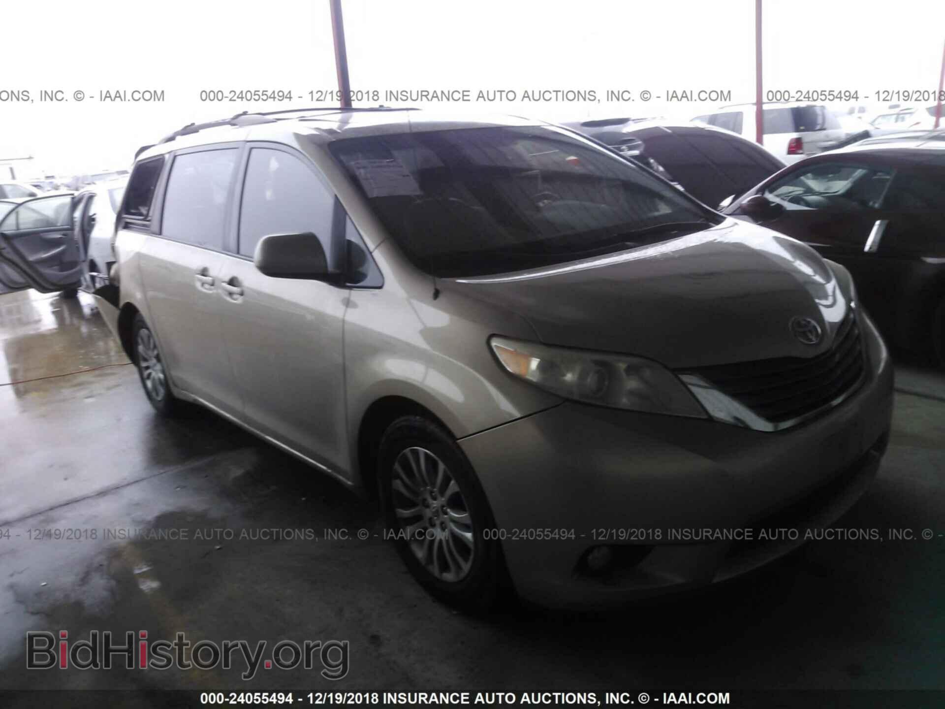Photo 5TDYK3DC0BS039190 - TOYOTA SIENNA 2011