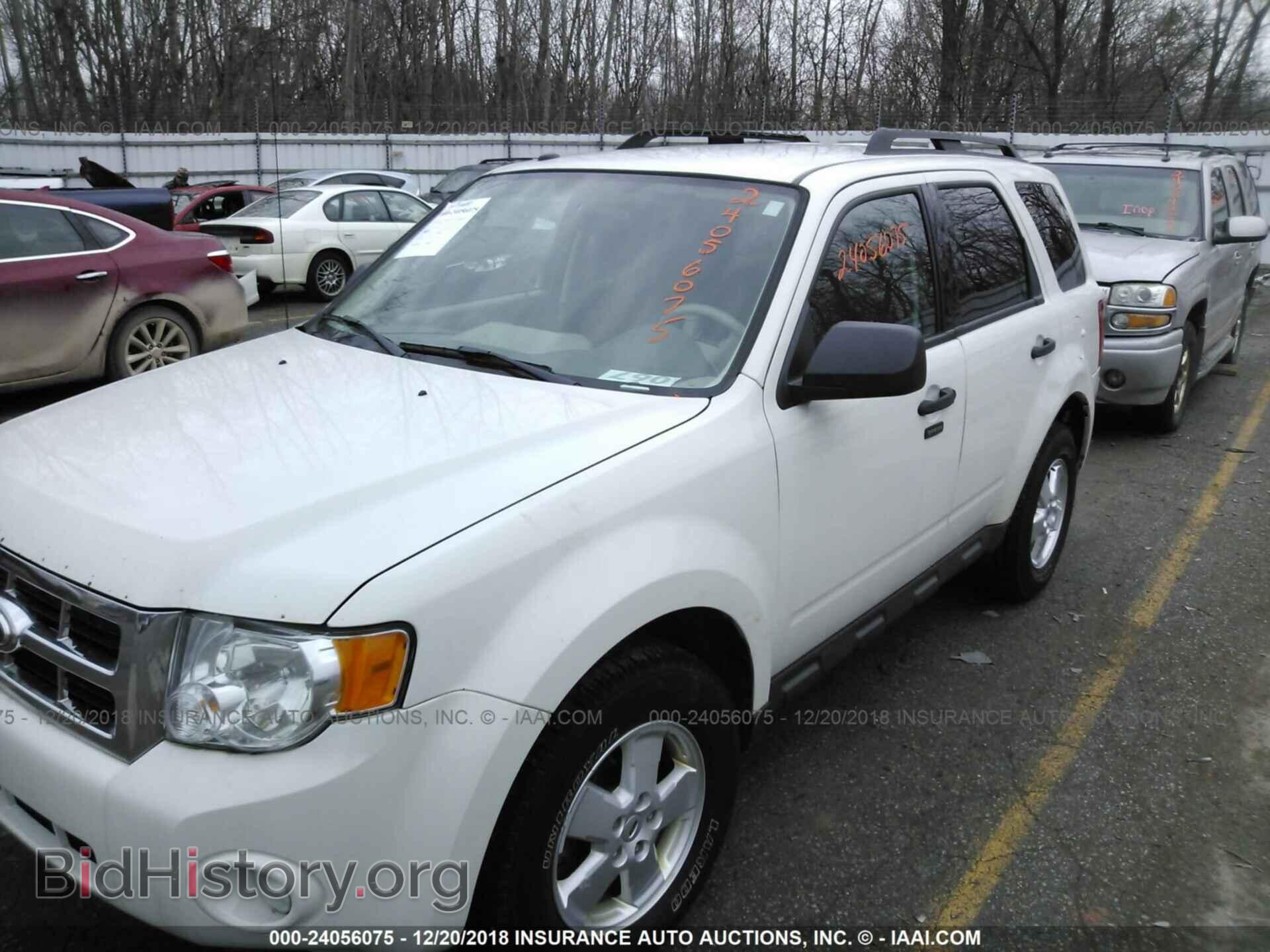 2012 Ford Escape - VIN: 1FMCU9D77CKA04256 - Фото 2