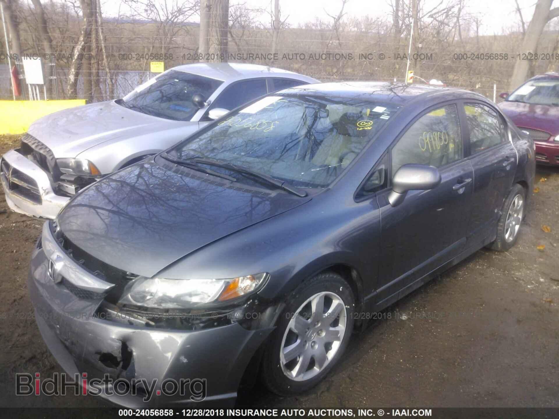 2011 HONDA CIVIC - VIN: 19XFA1F56BE030274 - Фото 2