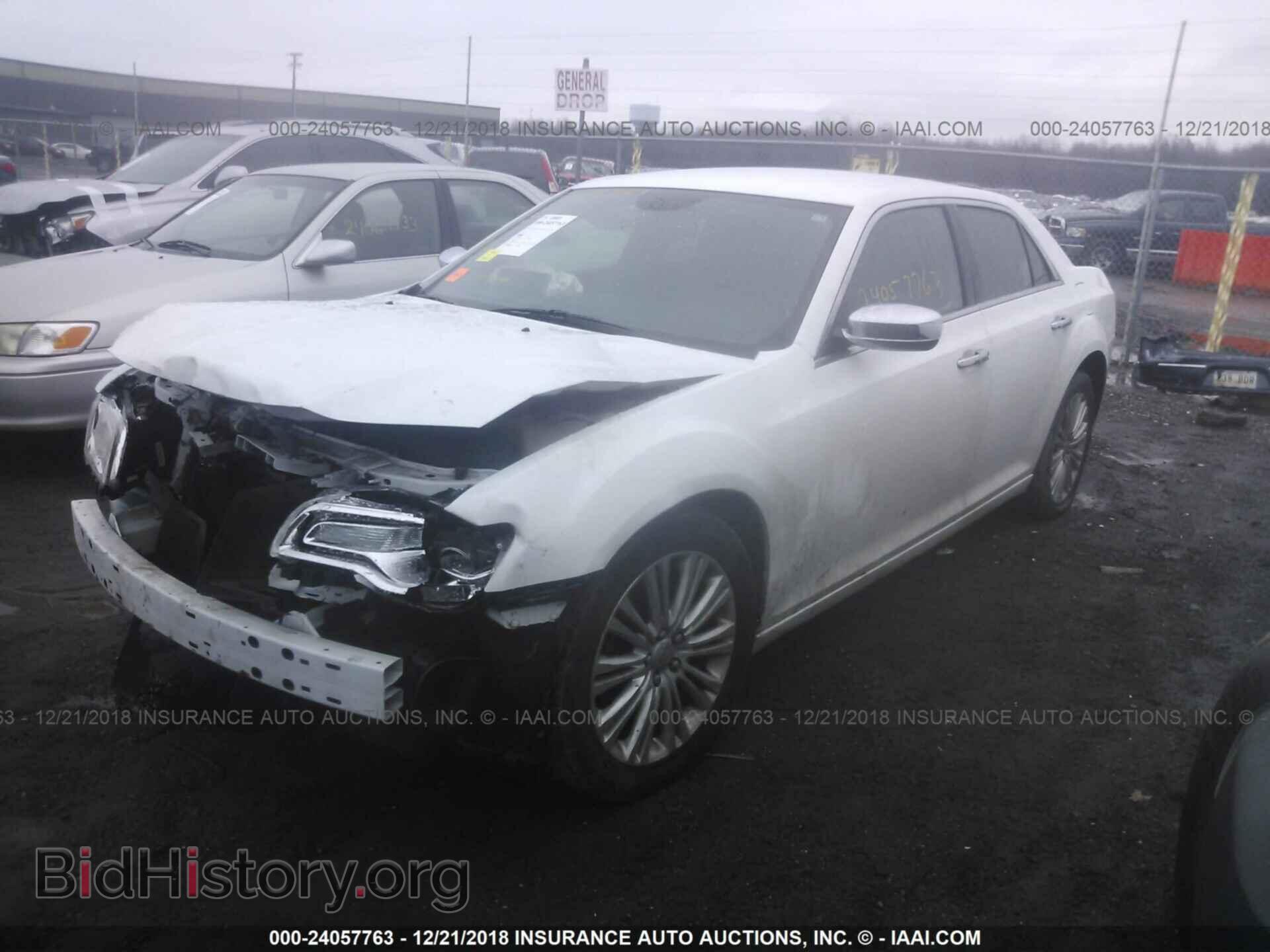 2014 CHRYSLER 300C - VIN: 2C3CCAKT9EH128665 - Фото 2