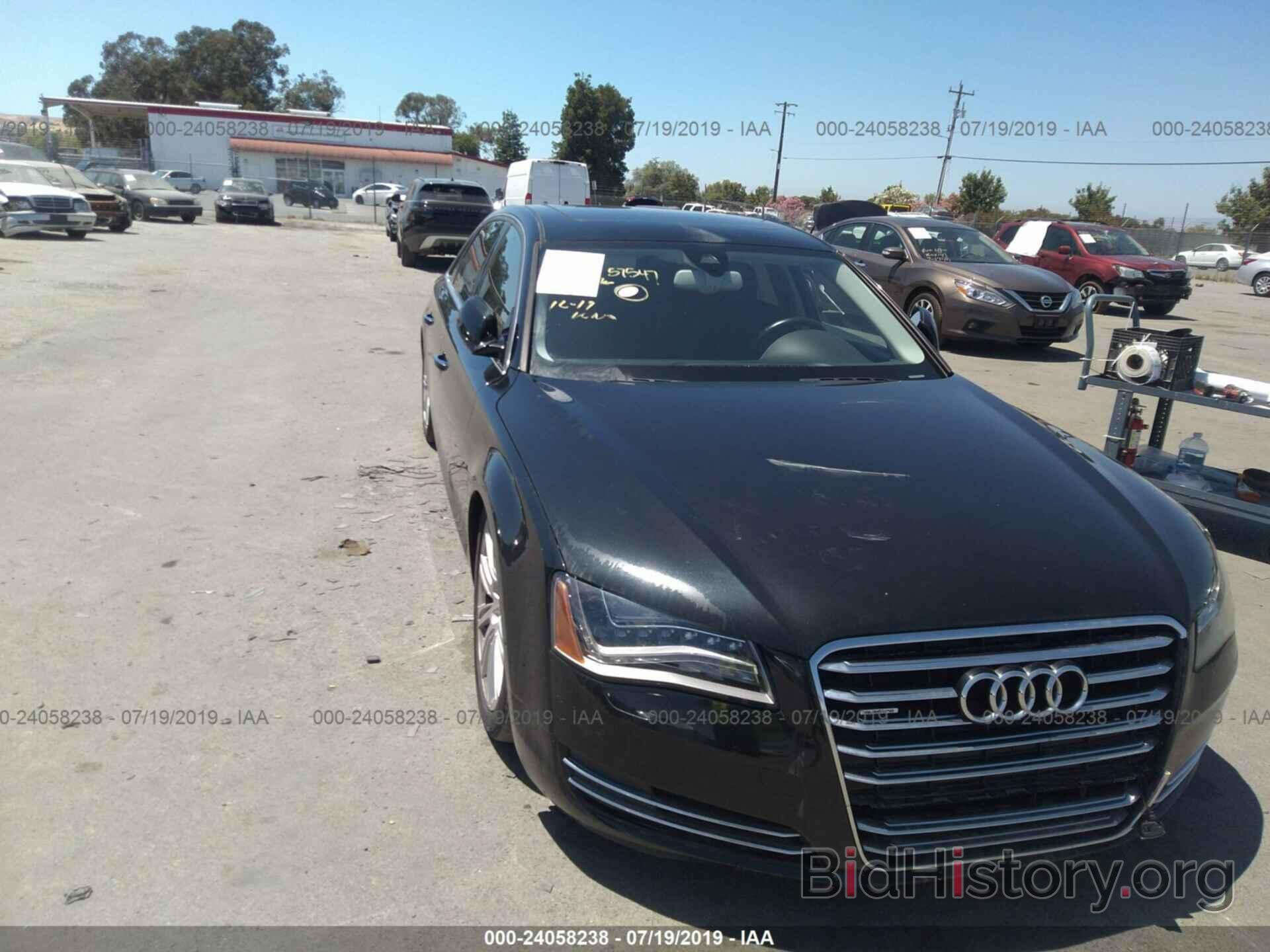 Photo WAUR2AFD5DN030473 - AUDI A8 2013