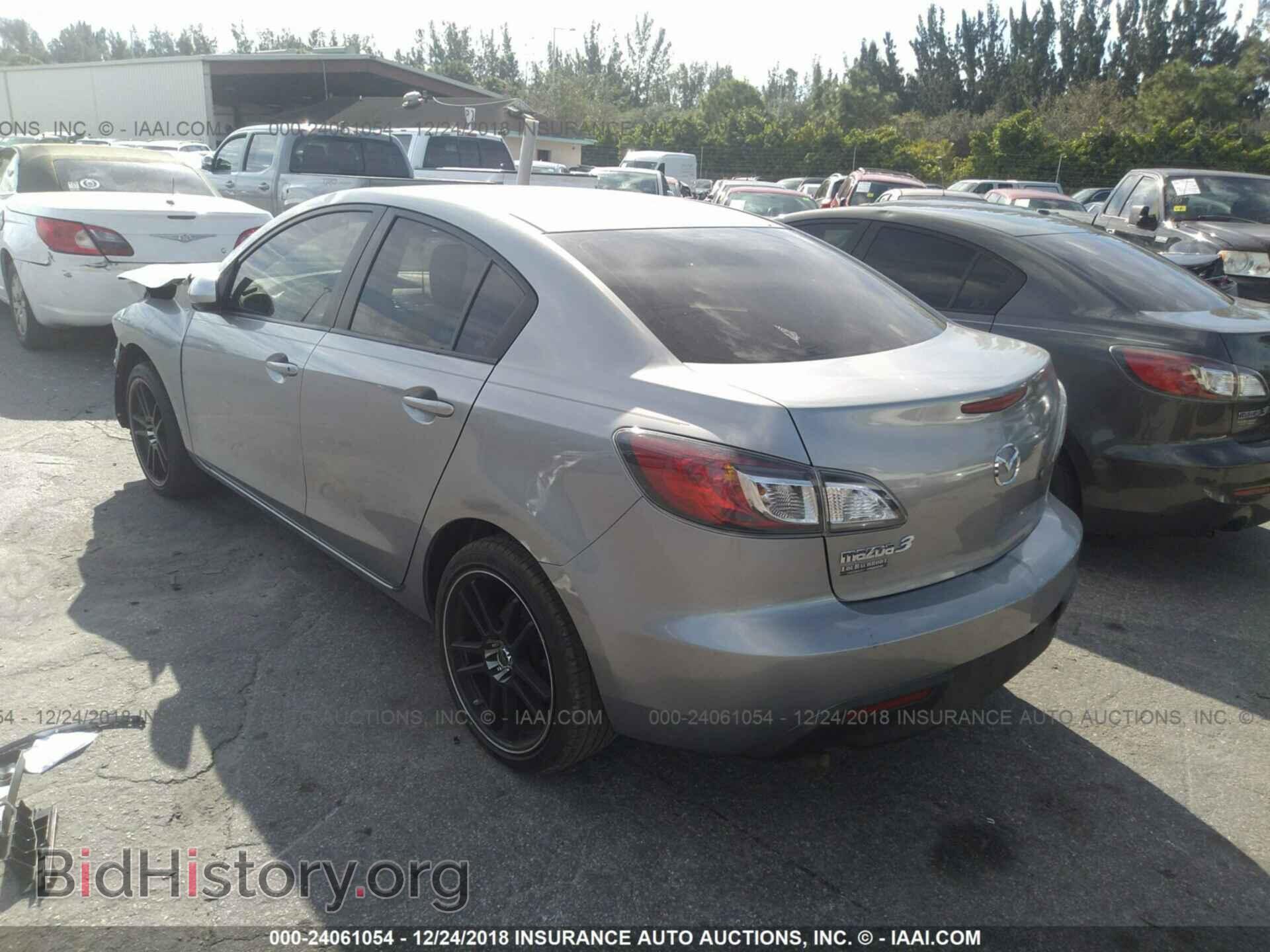 2011 MAZDA 3 - VIN: JM1BL1UF6B1496620 - Фото 3