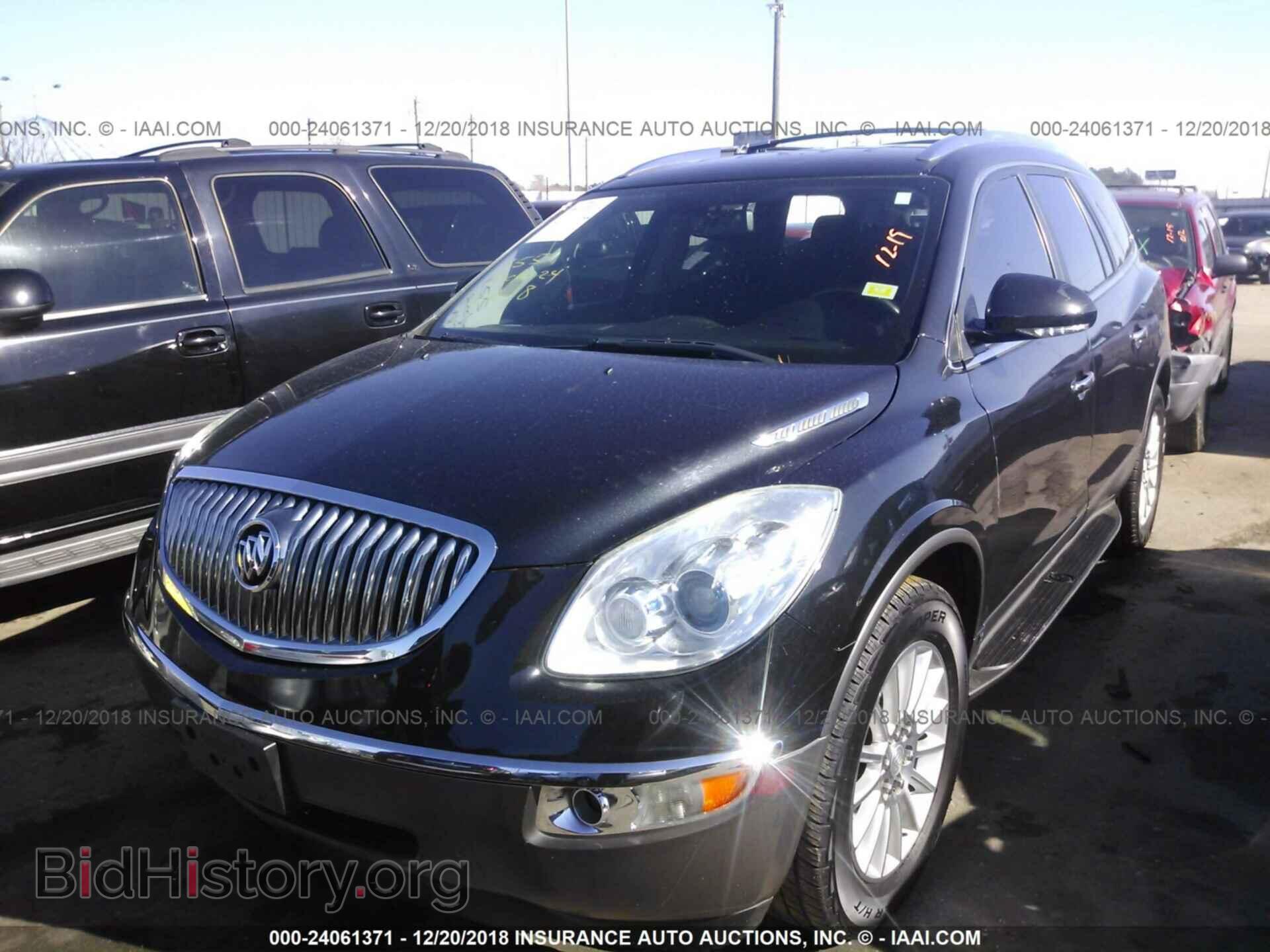 2011 BUICK ENCLAVE - VIN: 5GAKRAED8BJ178561 - Photo 2