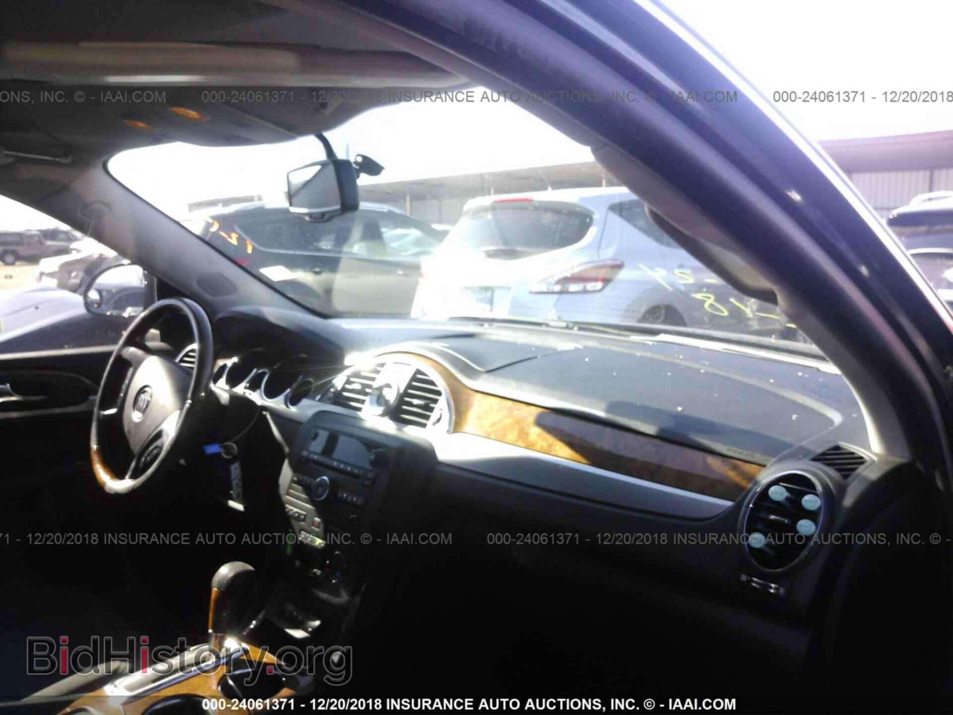 2011 BUICK ENCLAVE - VIN: 5GAKRAED8BJ178561 - Photo 5