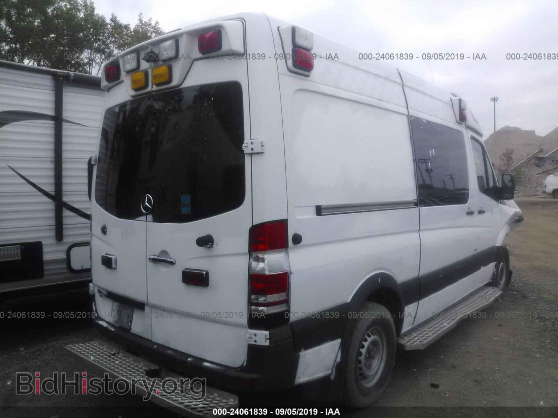 2014 MERCEDES BENZ SPRINTER - VIN: WD3PE7CC2E5911031 - Фото 4