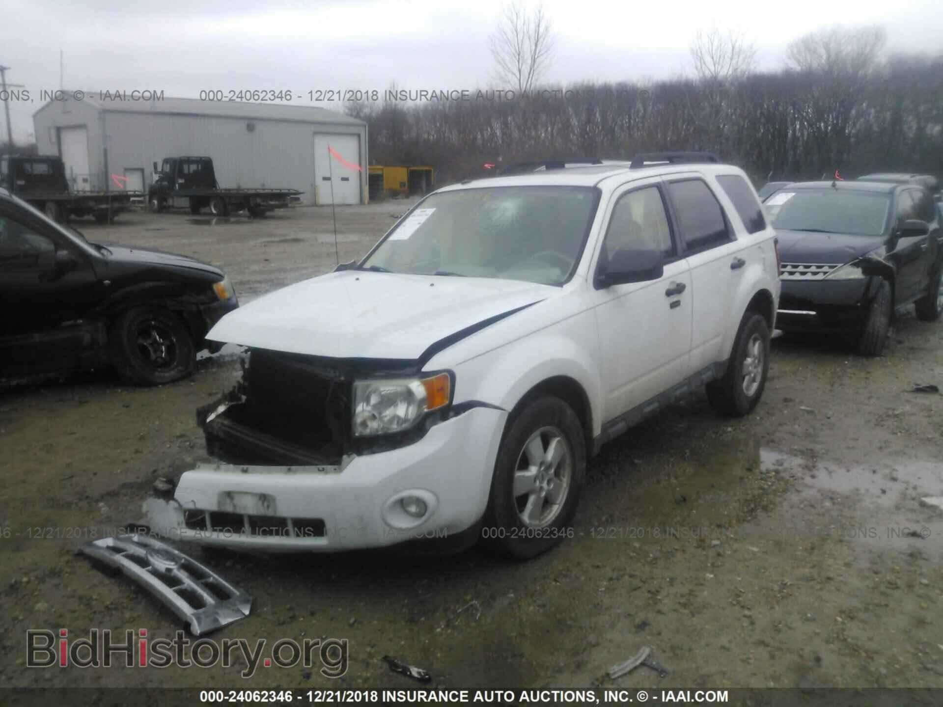 2009 FORD ESCAPE - VIN: 1FMCU03749KC84918 - Фото 2
