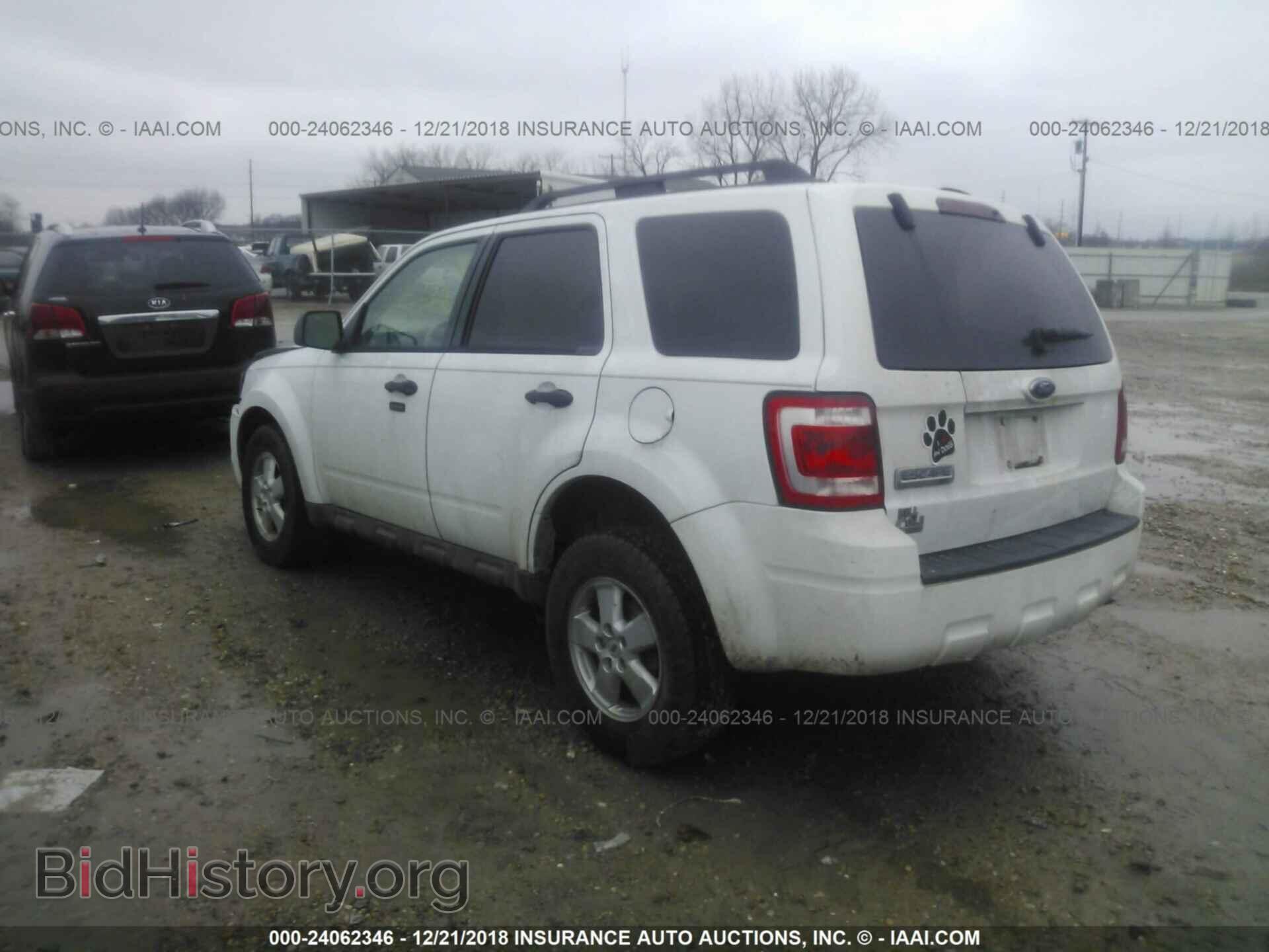 2009 FORD ESCAPE - VIN: 1FMCU03749KC84918 - Фото 3