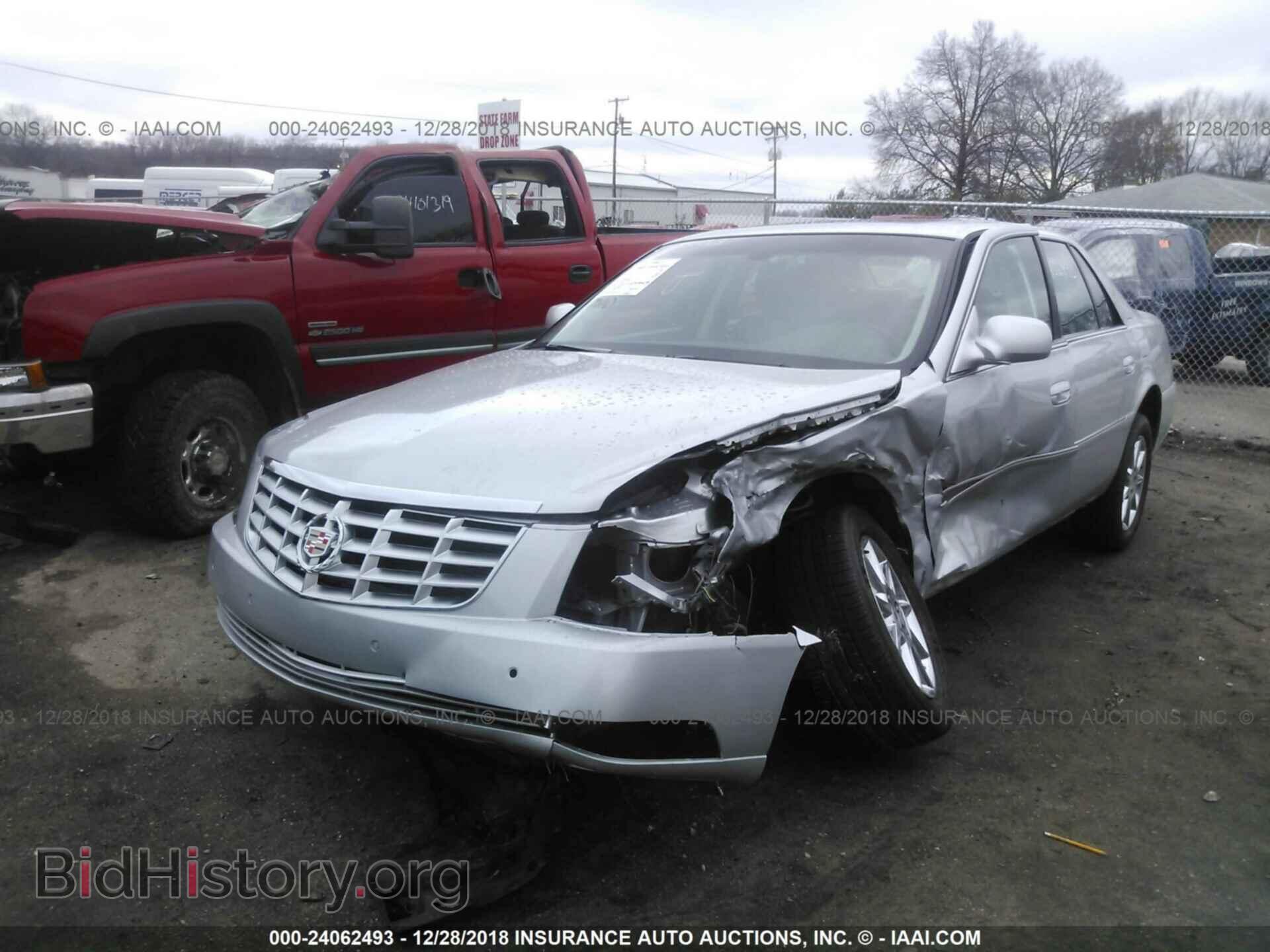 2011 CADILLAC DTS - VIN: 1G6KD5E67BU121081 - Фото 2