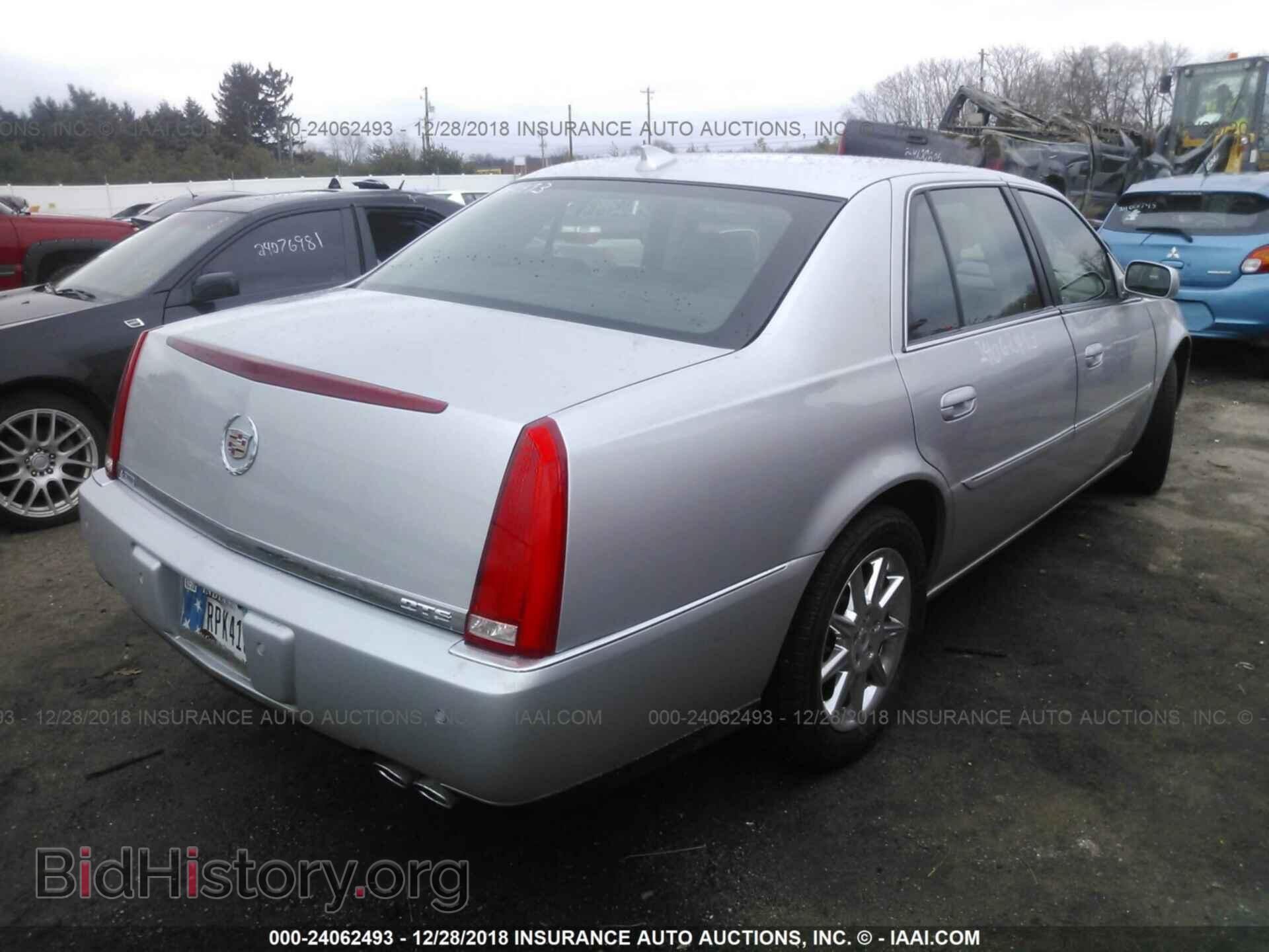 2011 CADILLAC DTS - VIN: 1G6KD5E67BU121081 - Фото 4