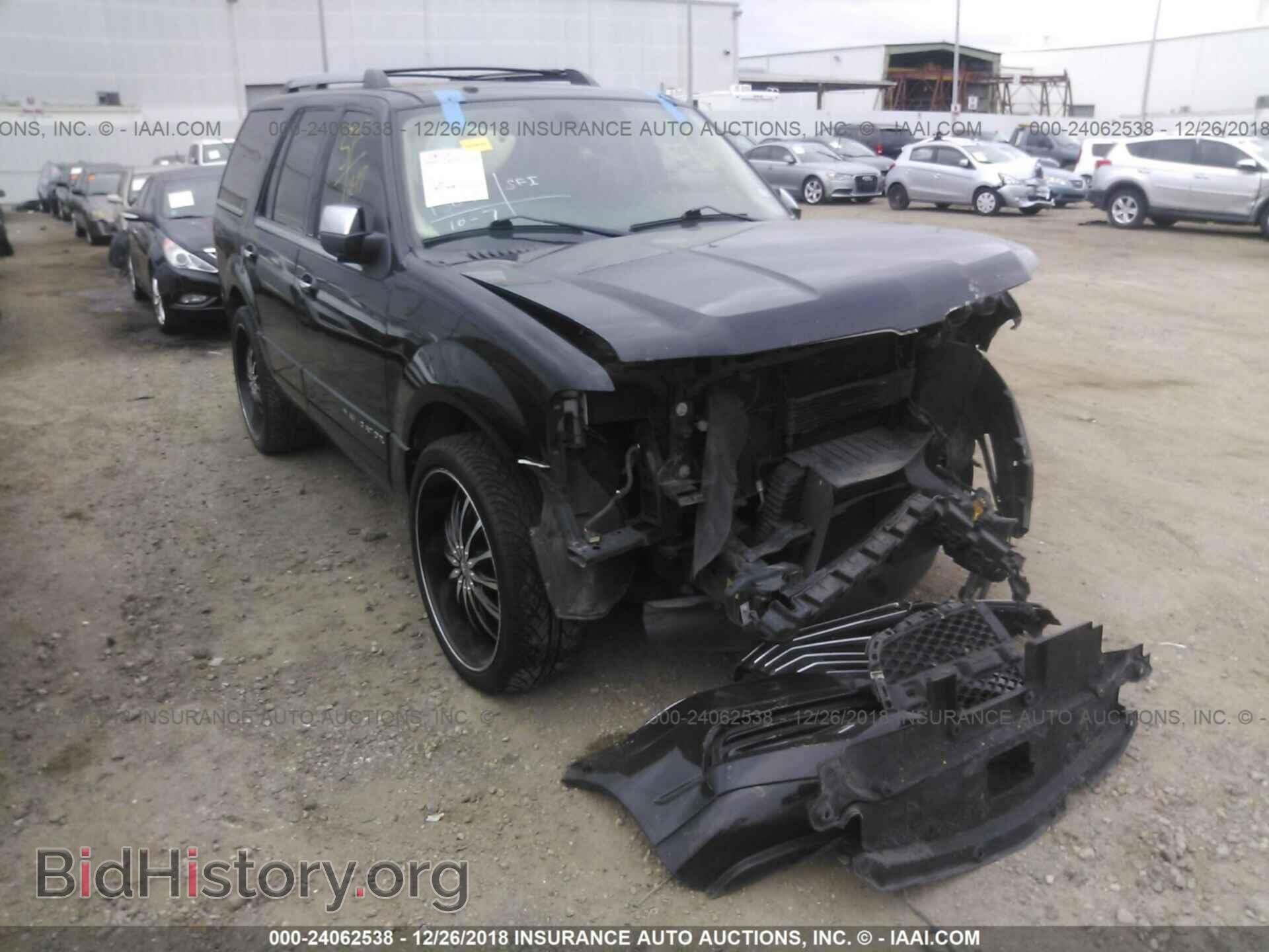 Photo 5LMJJ2HT0FEJ01006 - LINCOLN NAVIGATOR 2015