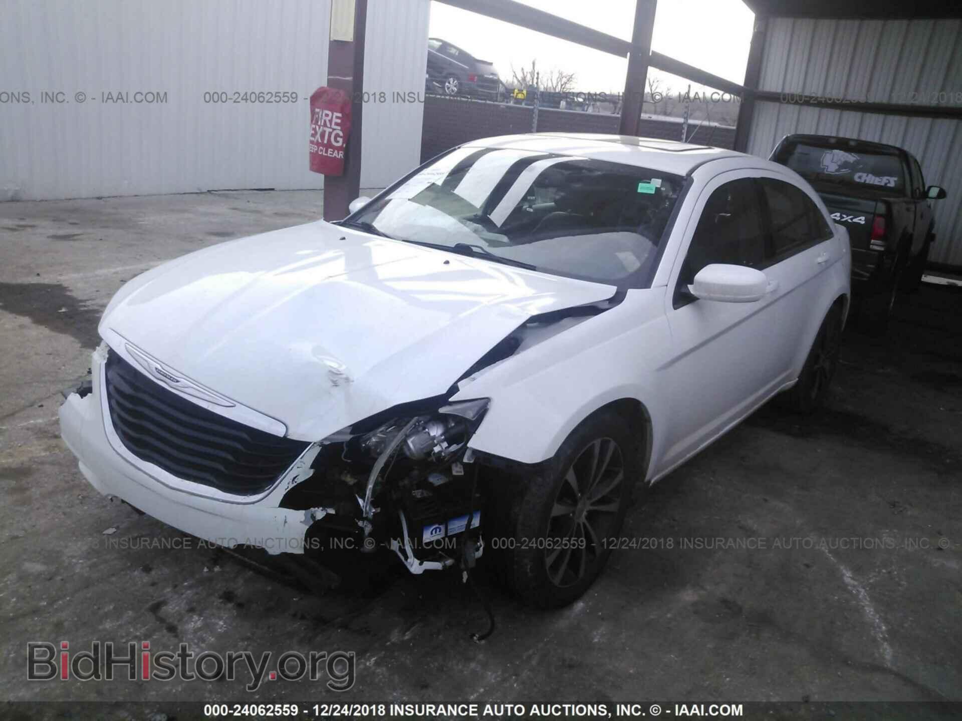 2013 CHRYSLER 200 - VIN: 1C3CCBCG9DN700072 - Фото 2
