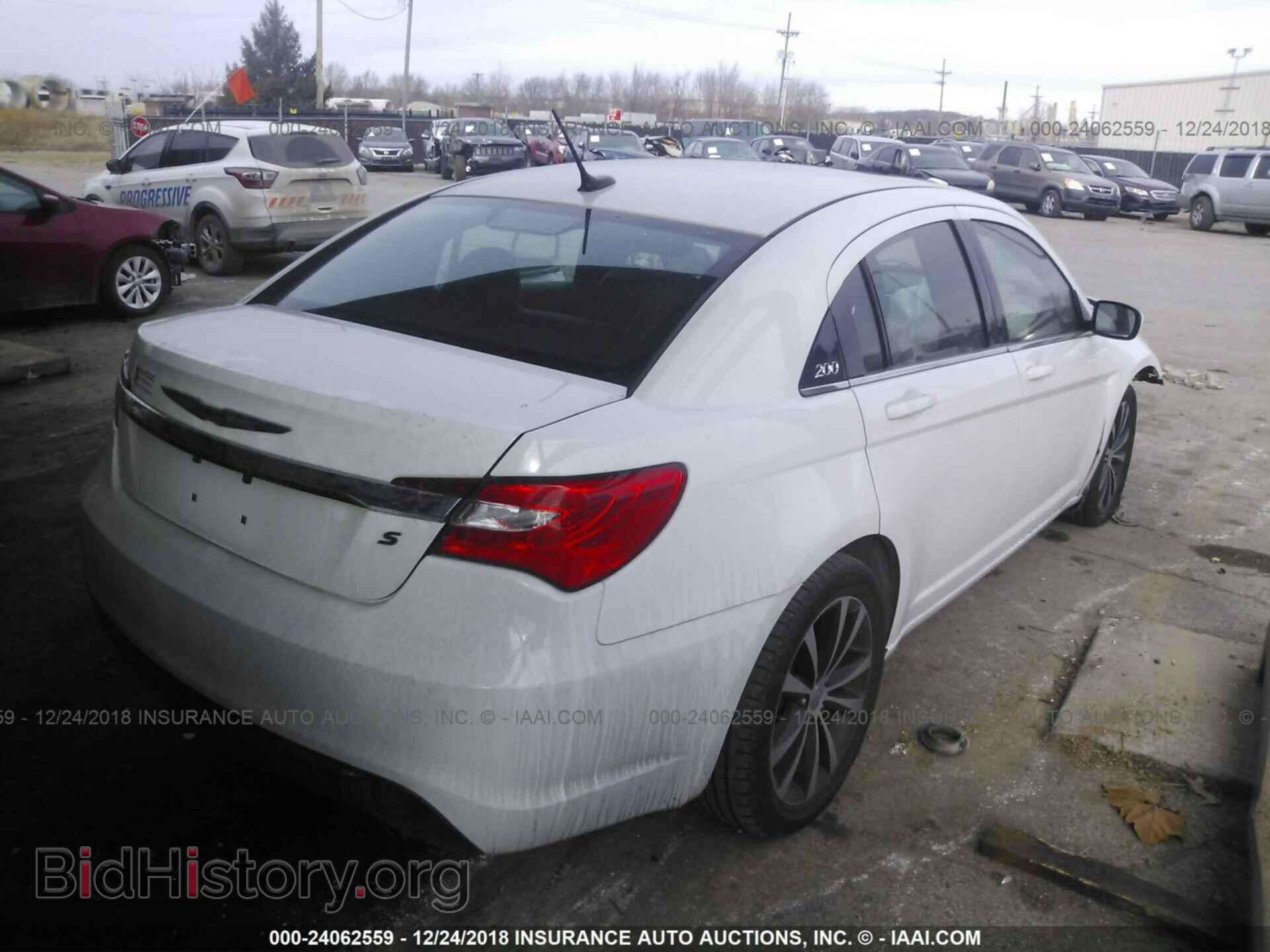 2013 CHRYSLER 200 - VIN: 1C3CCBCG9DN700072 - Фото 4
