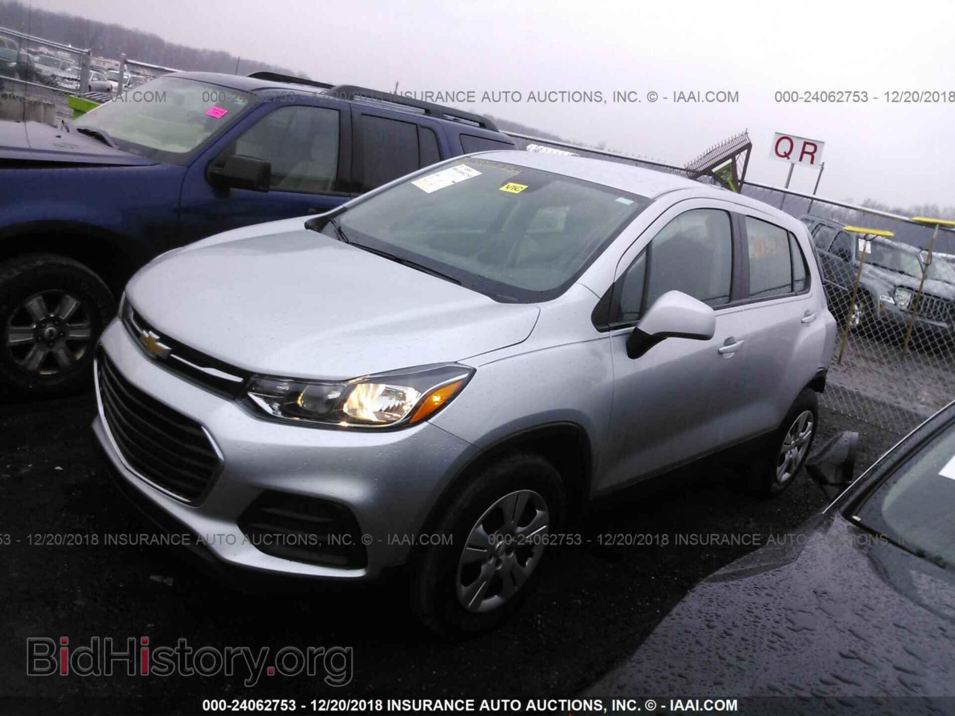 2017 CHEVROLET TRAX - VIN: KL7CJKSB1HB211967 - Photo 2