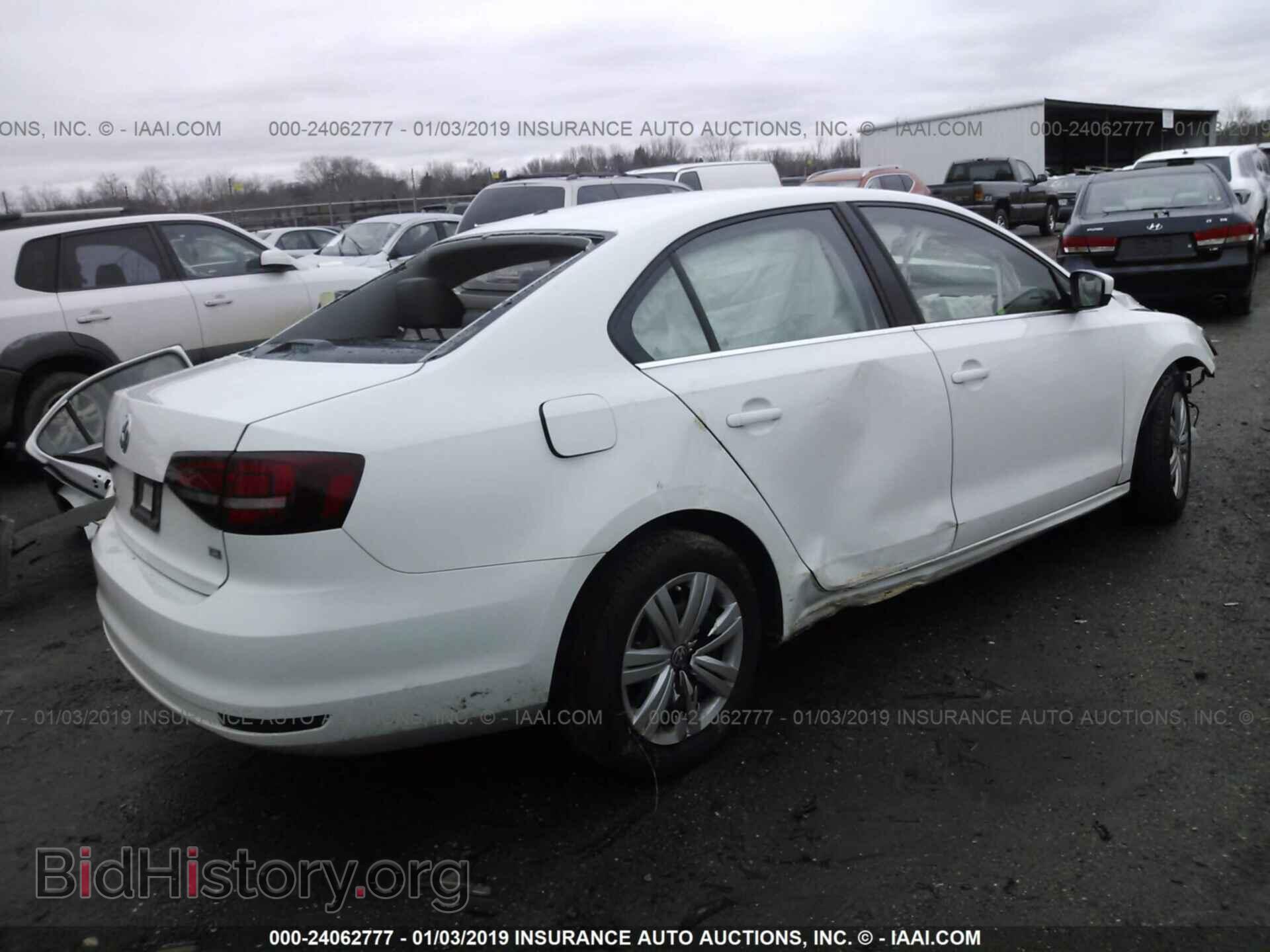 2017 VOLKSWAGEN JETTA - VIN: 3VW2B7AJ3HM236375 - Фото 4