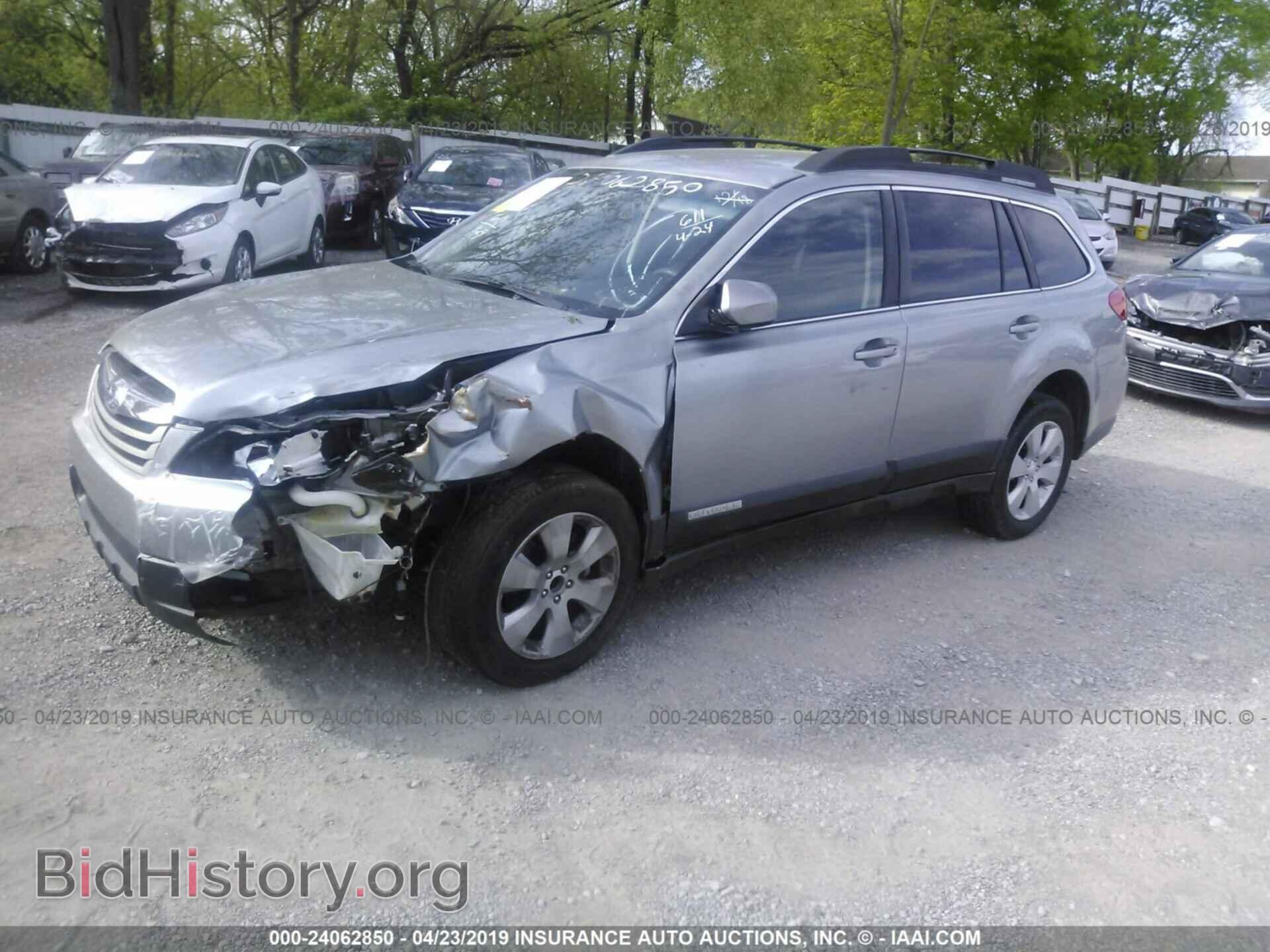 2011 SUBARU OUTBACK - VIN: 4S4BRCBC7B3392690 - Фото 2