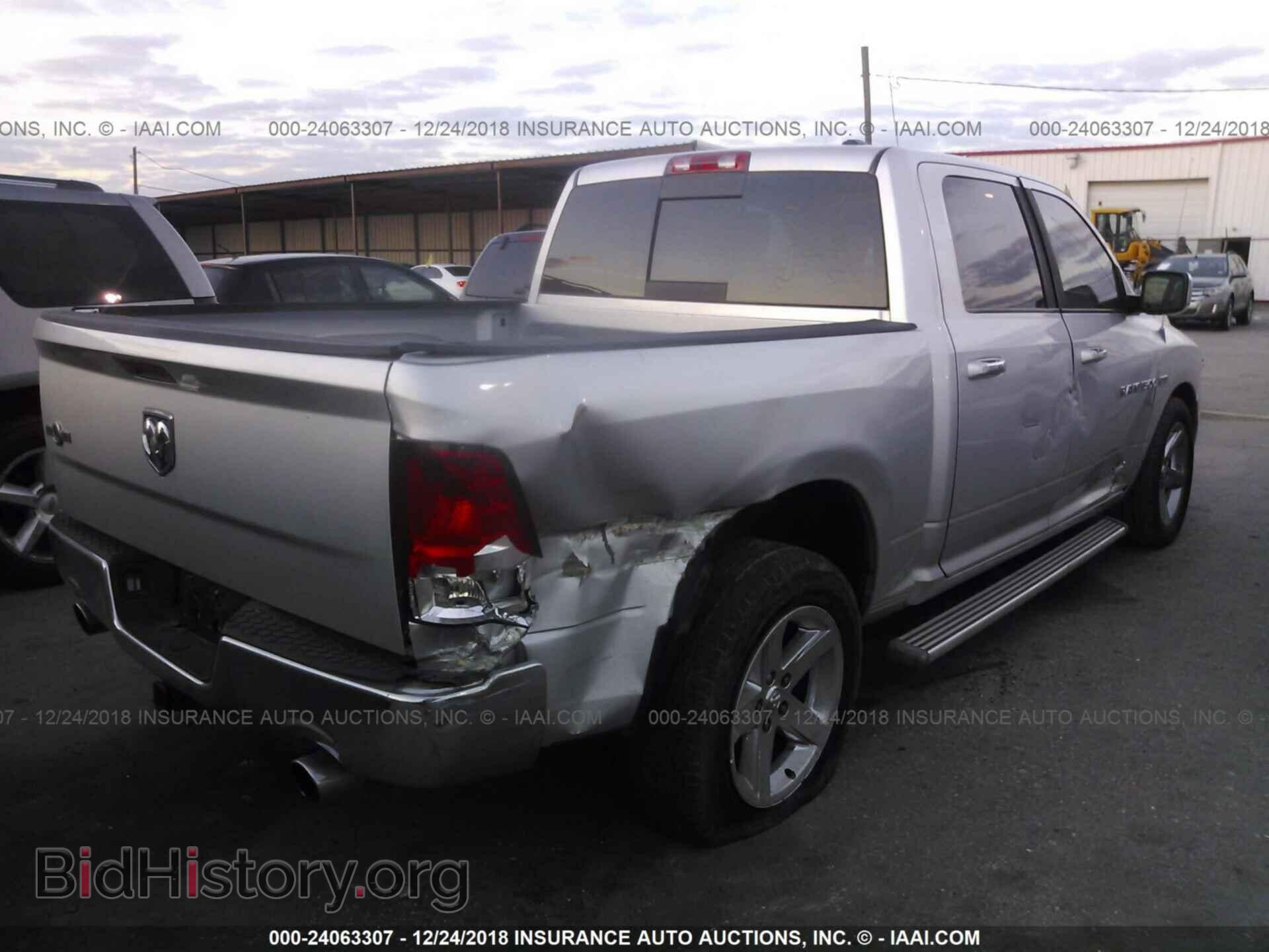 2011 DODGE RAM 1500 - VIN: 1D7RB1CT3BS582279 - Фото 4