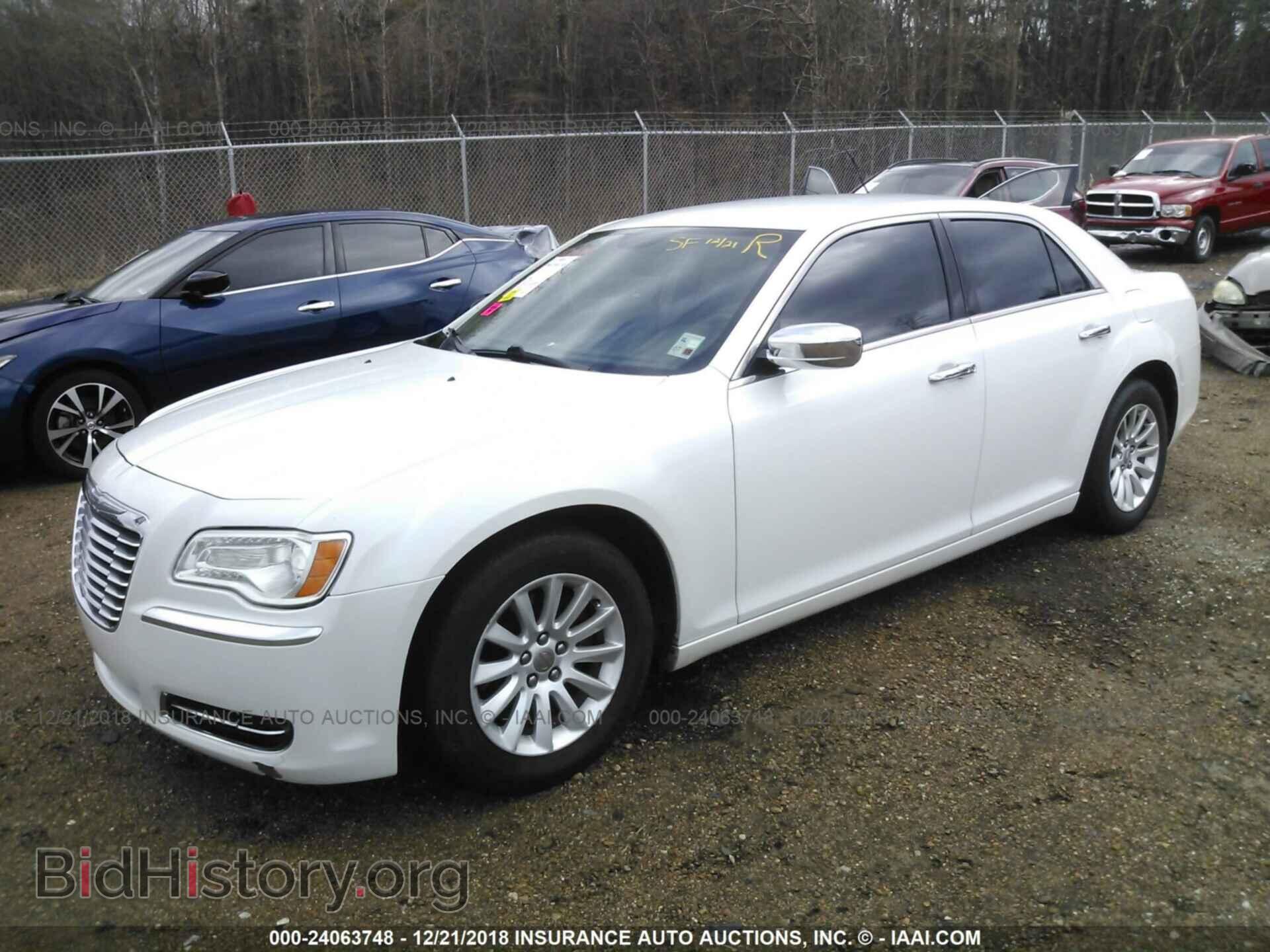 2013 CHRYSLER 300 - VIN: 2C3CCAAG7DH527464 - Фото 2