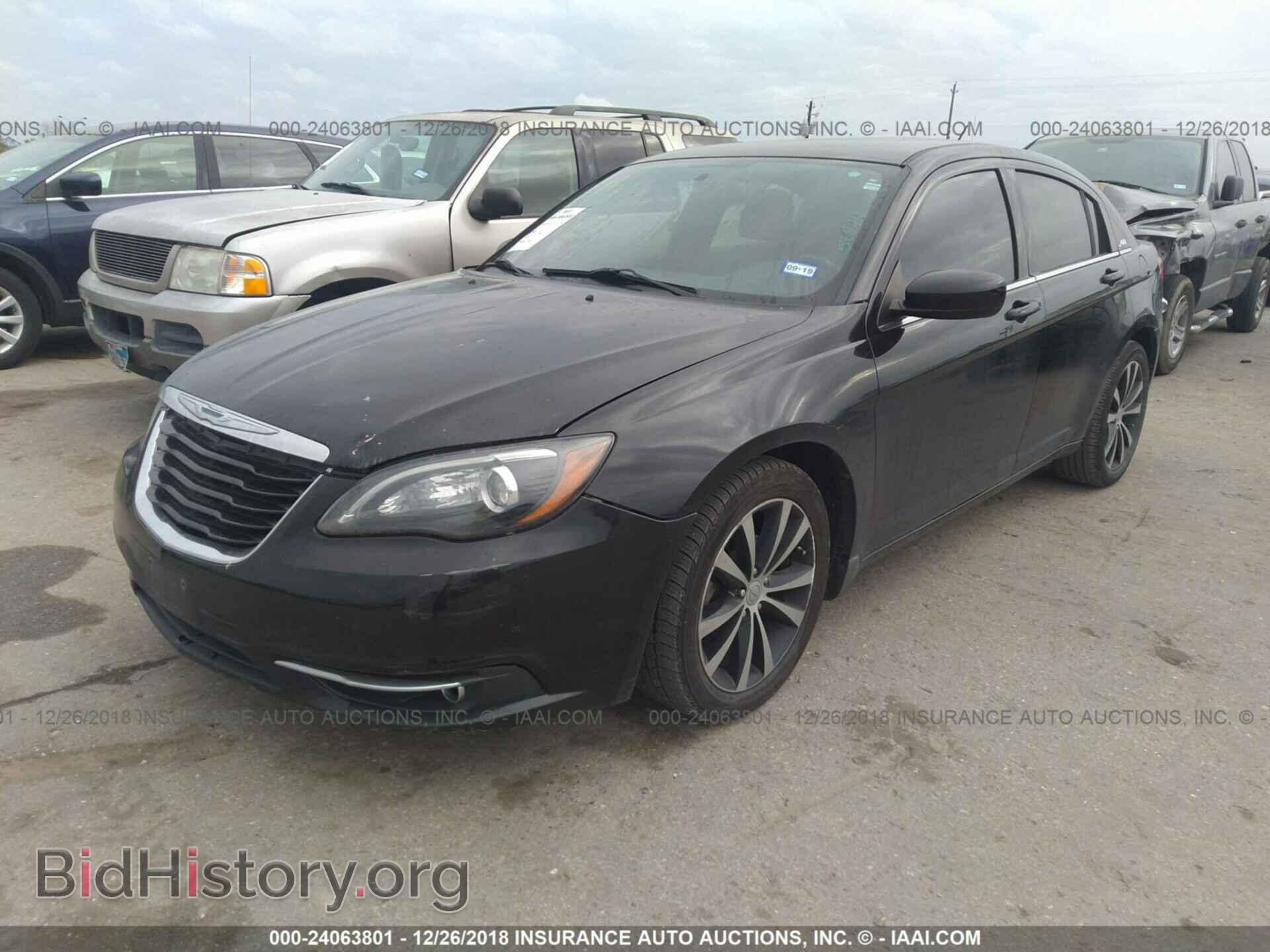 2012 CHRYSLER 200 - VIN: 1C3CCBHG5CN302056 - Фото 2
