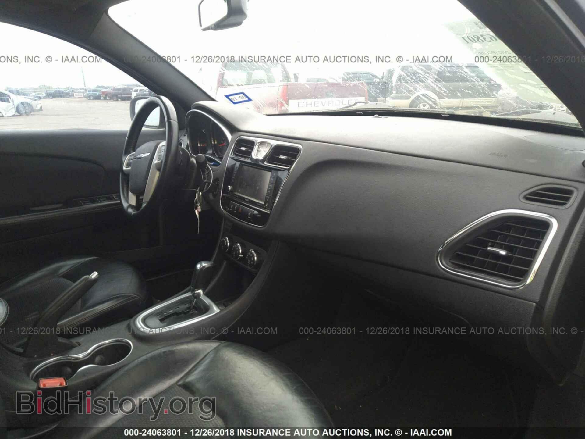 2012 CHRYSLER 200 - VIN: 1C3CCBHG5CN302056 - Фото 5
