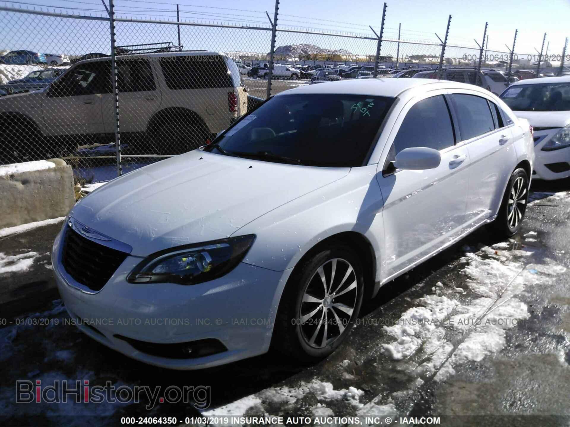 2014 CHRYSLER 200 - VIN: 1C3CCBBBXEN102189 - Фото 2