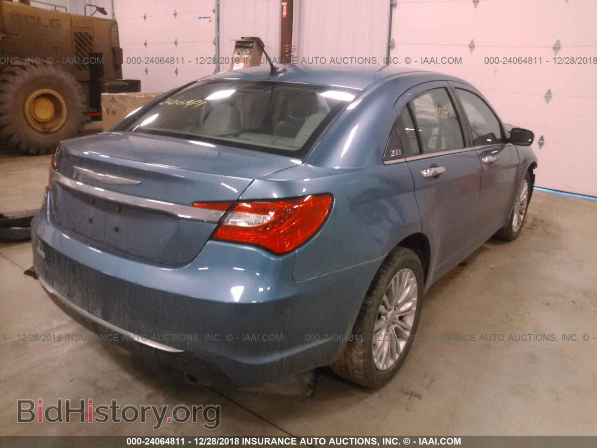 2011 CHRYSLER 200 - VIN: 1C3BC2FBXBN604749 - Фото 4