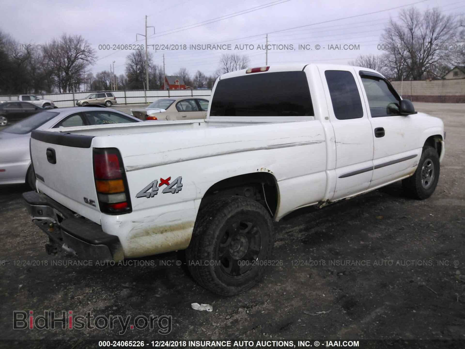 2004 GMC NEW SIERRA - VIN: 2GTEK19V741110980 - Фото 4