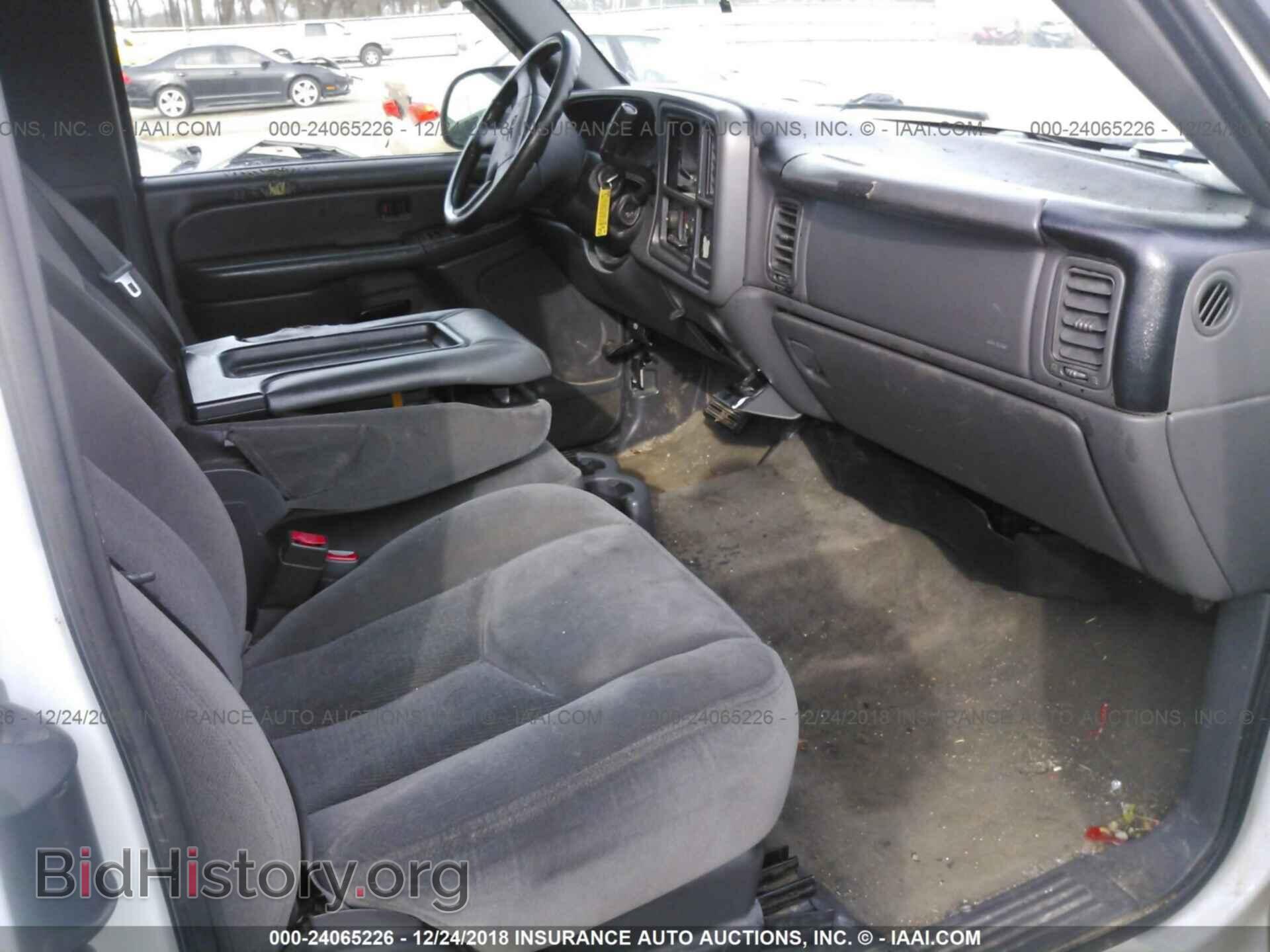2004 GMC NEW SIERRA - VIN: 2GTEK19V741110980 - Фото 5