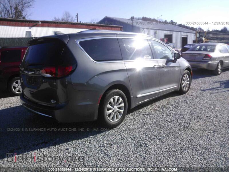 2018 Chrysler PACIFICA (VIN 2C4RC1BG4JR317186) — photo 4 of 10