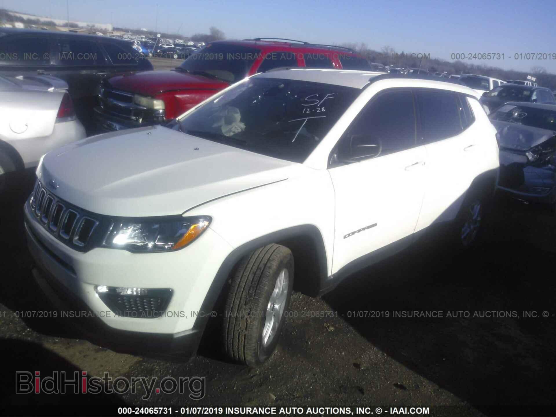 2018 JEEP COMPASS - VIN: 3C4NJCAB5JT368781 - Фото 2