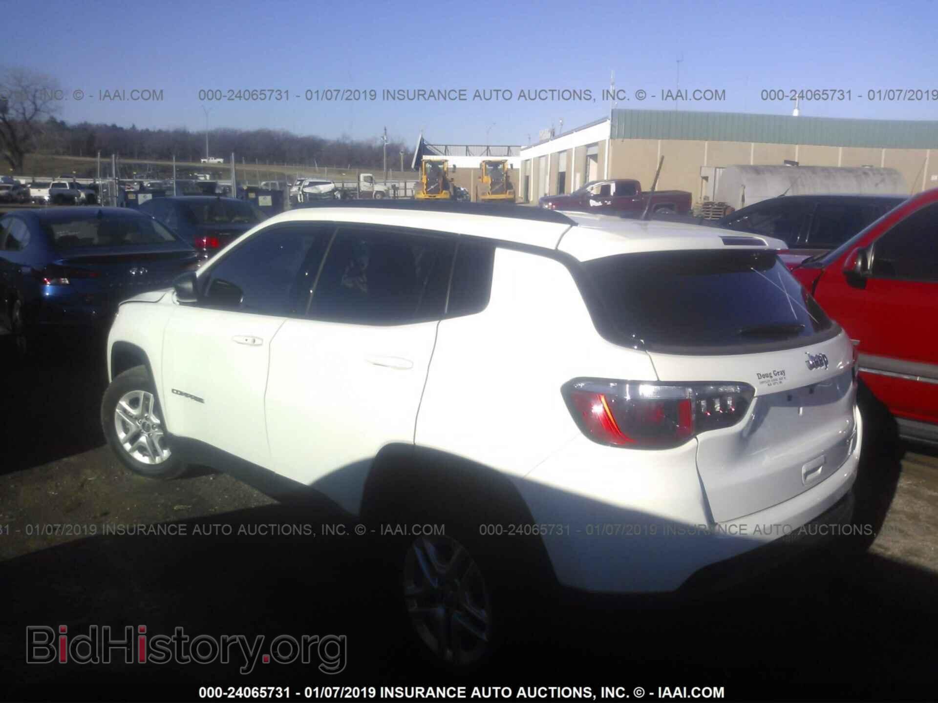 2018 JEEP COMPASS - VIN: 3C4NJCAB5JT368781 - Фото 3