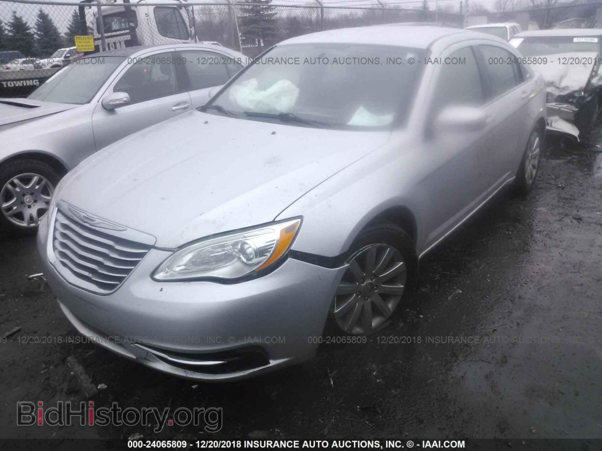2012 CHRYSLER 200 - VIN: 1C3CCBBB8CN135740 - Фото 2