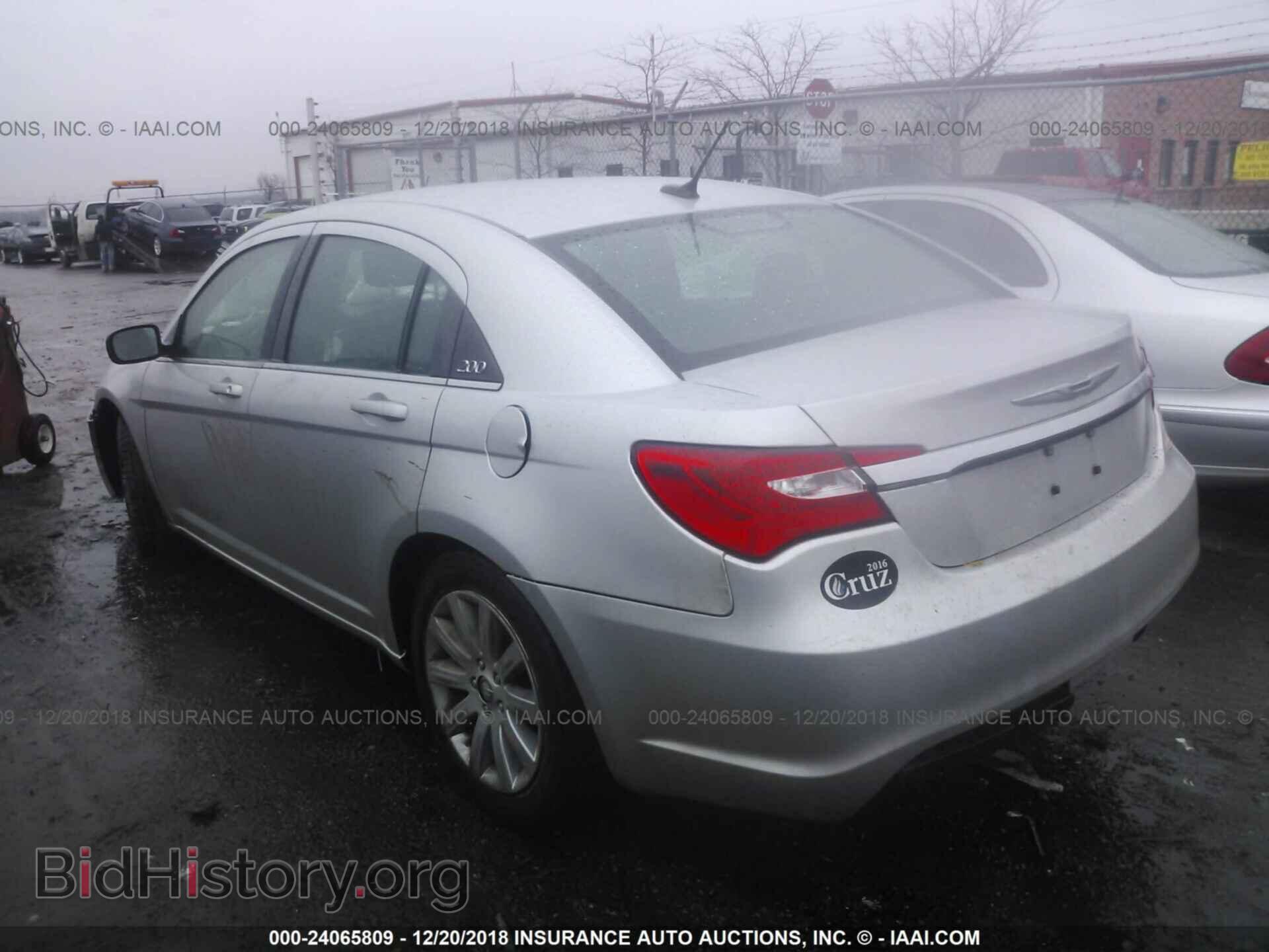 2012 CHRYSLER 200 - VIN: 1C3CCBBB8CN135740 - Фото 3