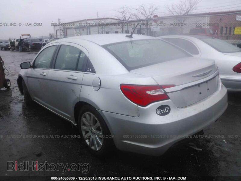 2012 Chrysler 200 (VIN 1C3CCBBB8CN135740) — фото 3 из 10