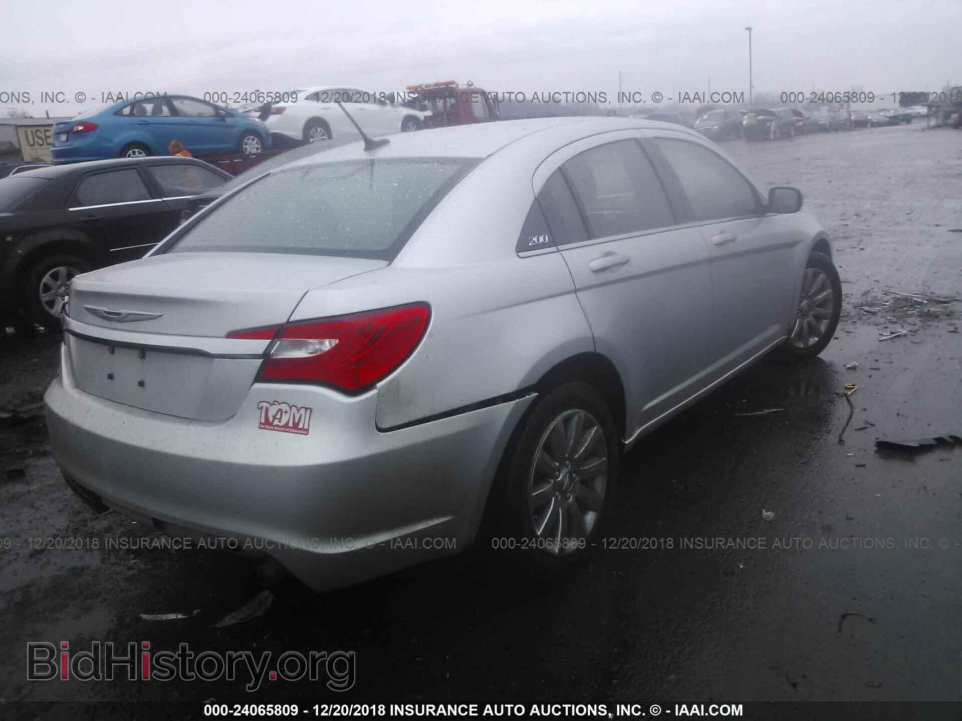 2012 CHRYSLER 200 - VIN: 1C3CCBBB8CN135740 - Фото 4